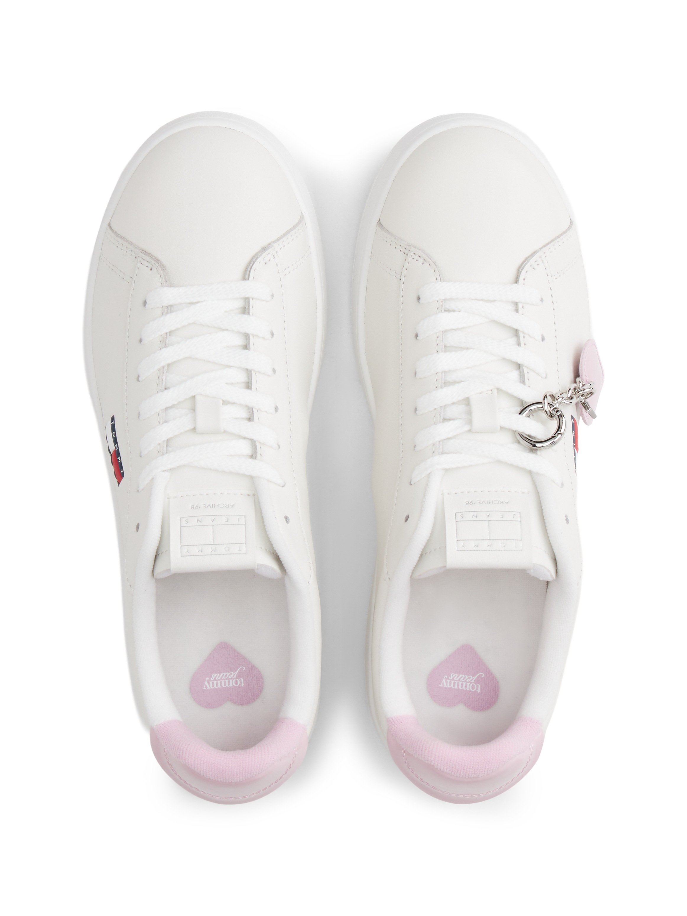 Tommy Jeans Plateausneaker »ARCHIVE '98 VALENTINES«  Freizeitschuh, Halbschuh, Schnürschuh mit Herzchen-Anhänger