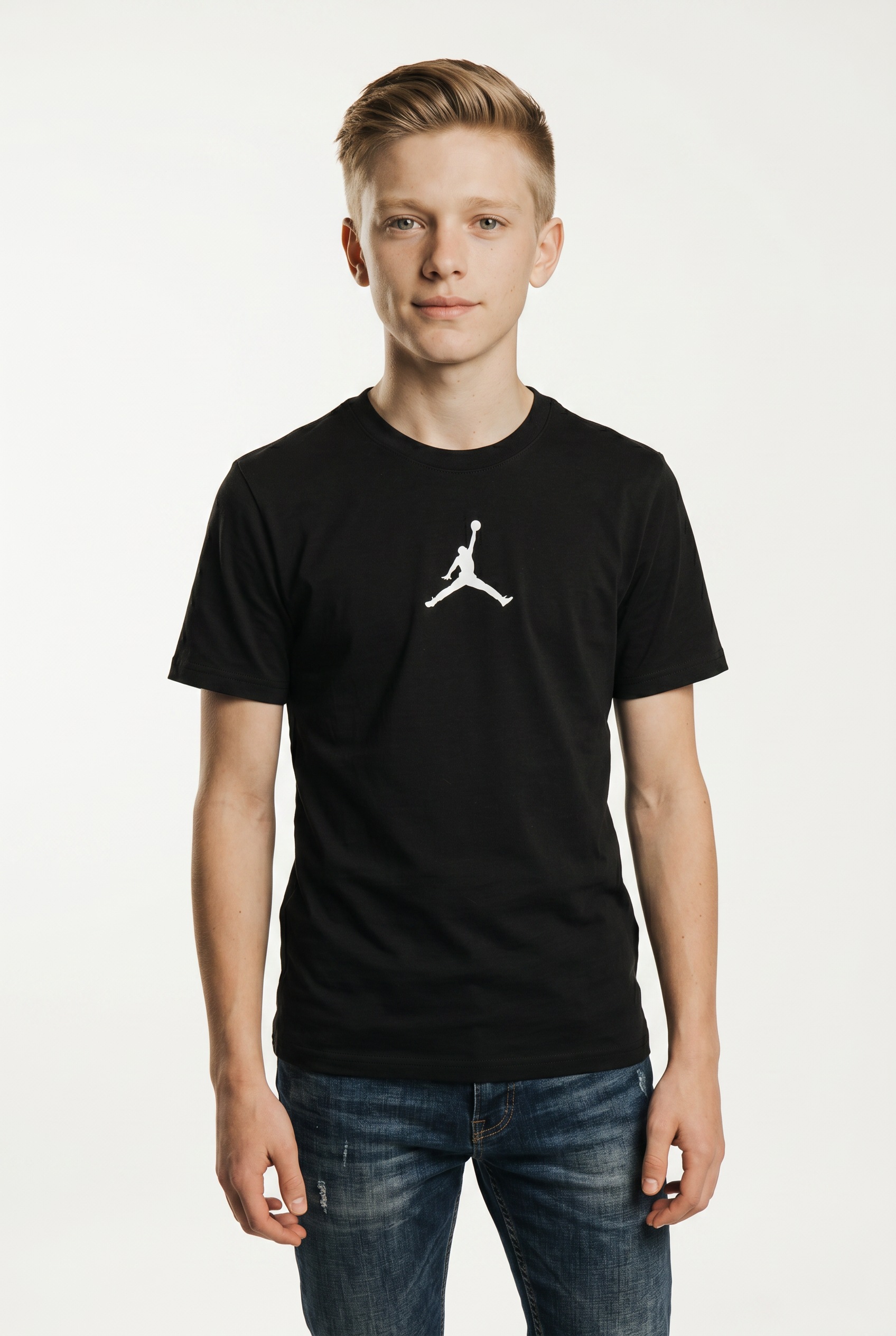 Jordan T-Shirt »JDB SMALLER JUMPMAN AIR JERSEY« mit verkleinertem Jumpman-Logo, Kurzarmdesign, Rundhalsausschnitt