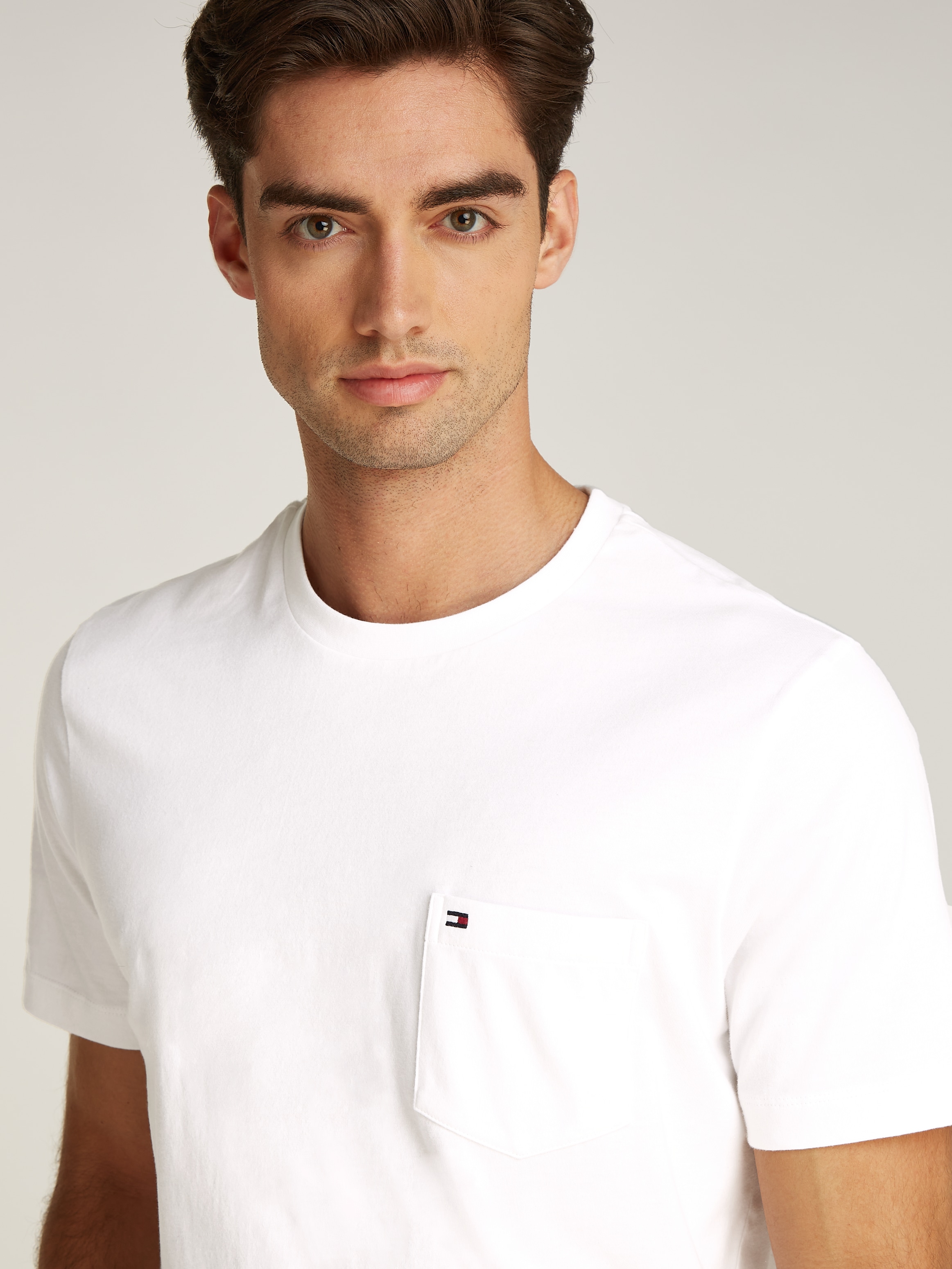 Tommy Hilfiger T-Shirt »ESSENTIAL SOLID POCKET TEE«