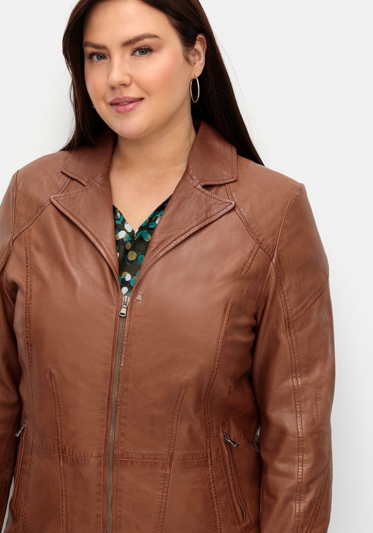 Sheego Lederjacke »Lederjacke aus Lammnappa, mit Reverskragen«, ohne Kapuze, aus Lammnappa, mit Reverskragen