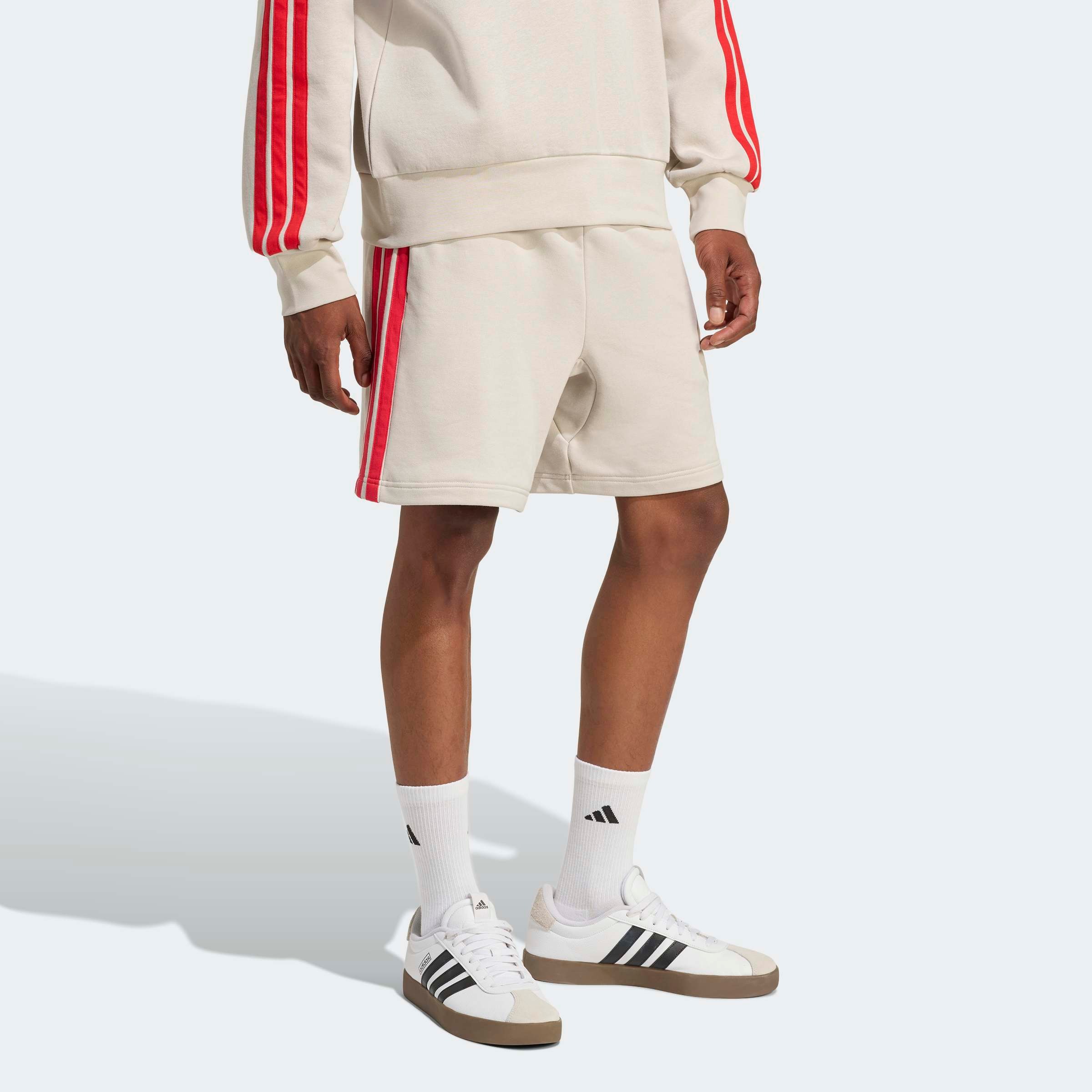 adidas Sportswear Shorts »ESSENTIALS 3-STREIFEN FRENCH TERRY«  für Laufaktivitäten und sportliche Anlässe, mit Kordelverschluss