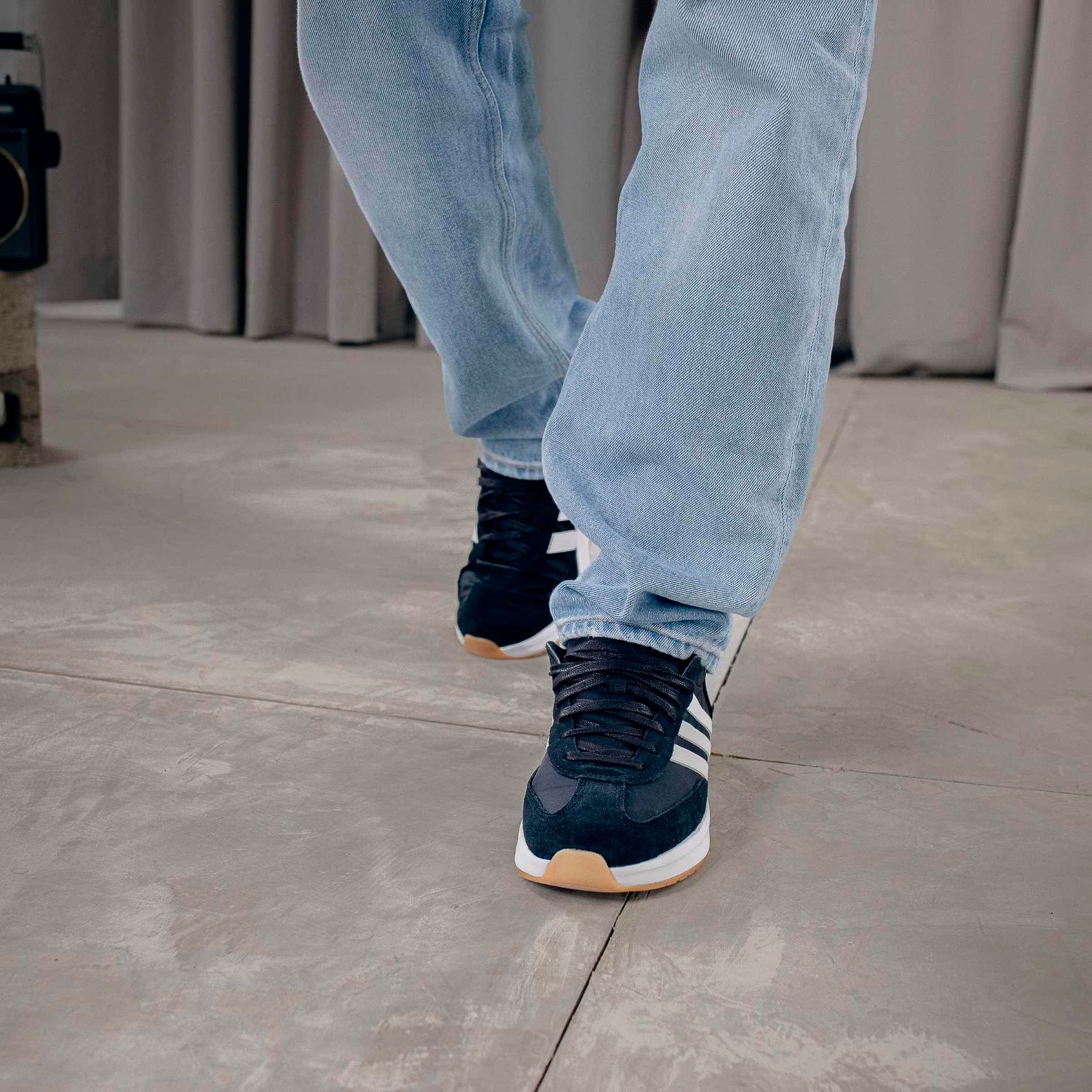adidas Sportswear Sneaker »RUN 70S 2.0«, inspiriert vom Design des adidas SL72