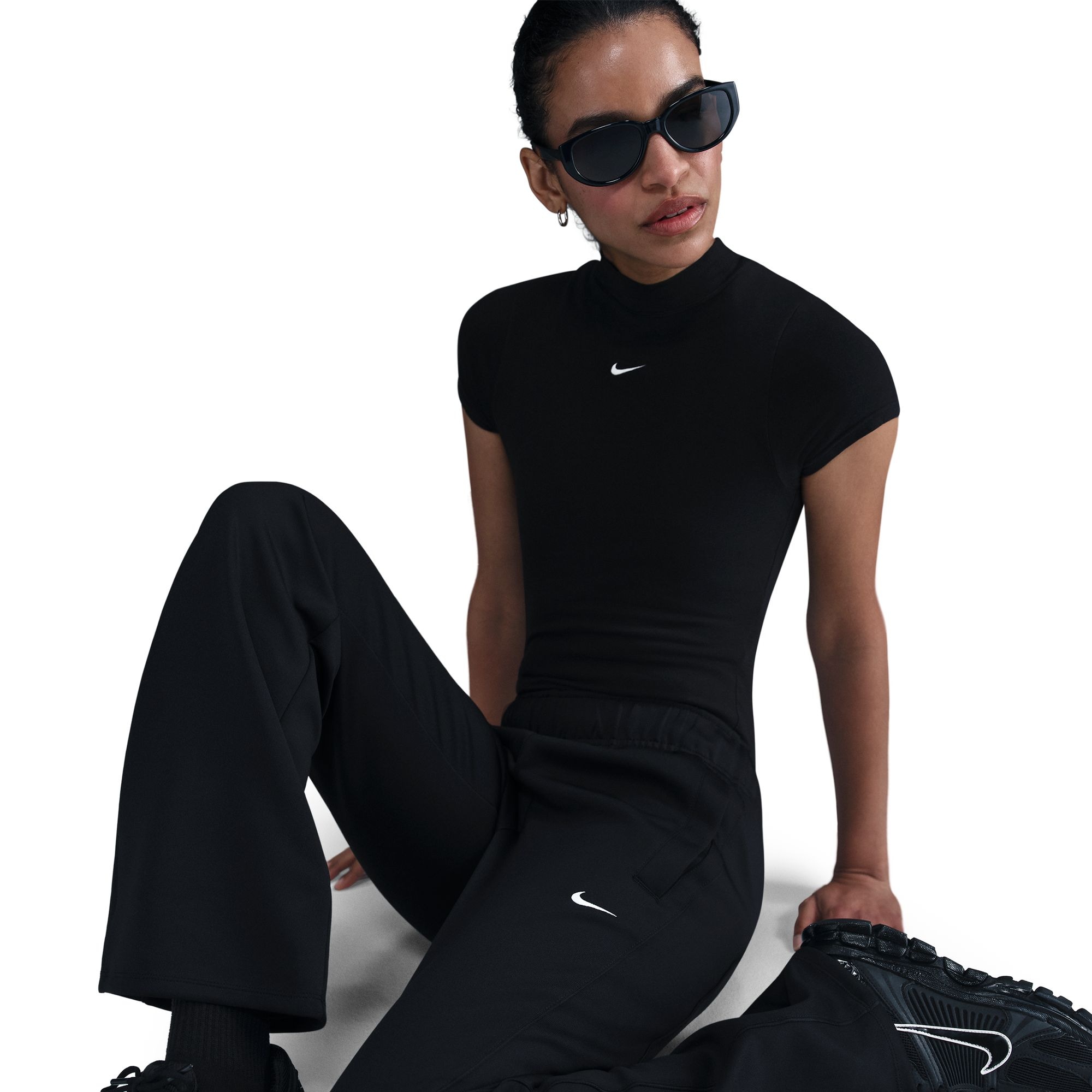 Nike Sportswear Sporthose »W NSW NK WR MR POLY KNIT PNT«  aus Polyester und Elasthan, erhältlich in den Größen XS bis XXL