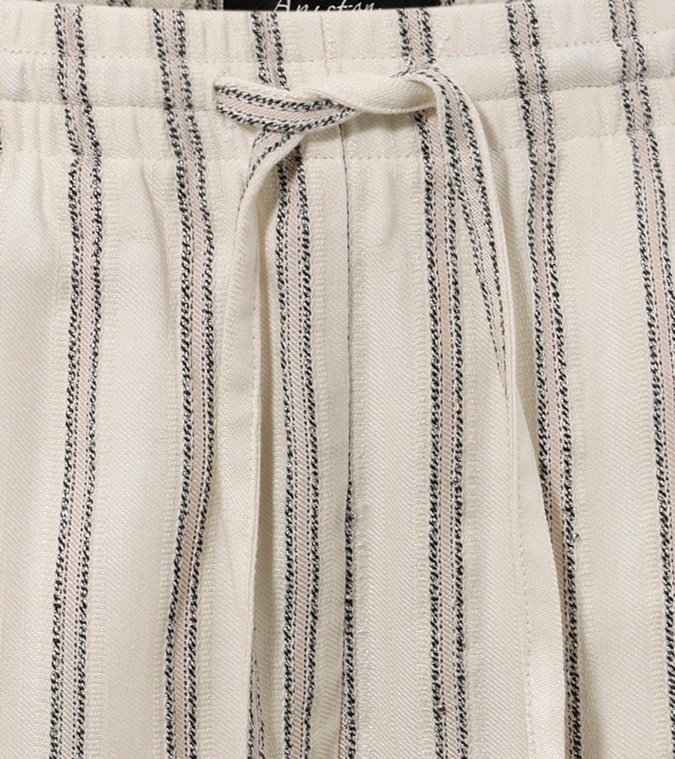 Aniston CASUAL Shorts, mit Glitzerfäden verzierte Streifen - NEUE KOLLEKTION