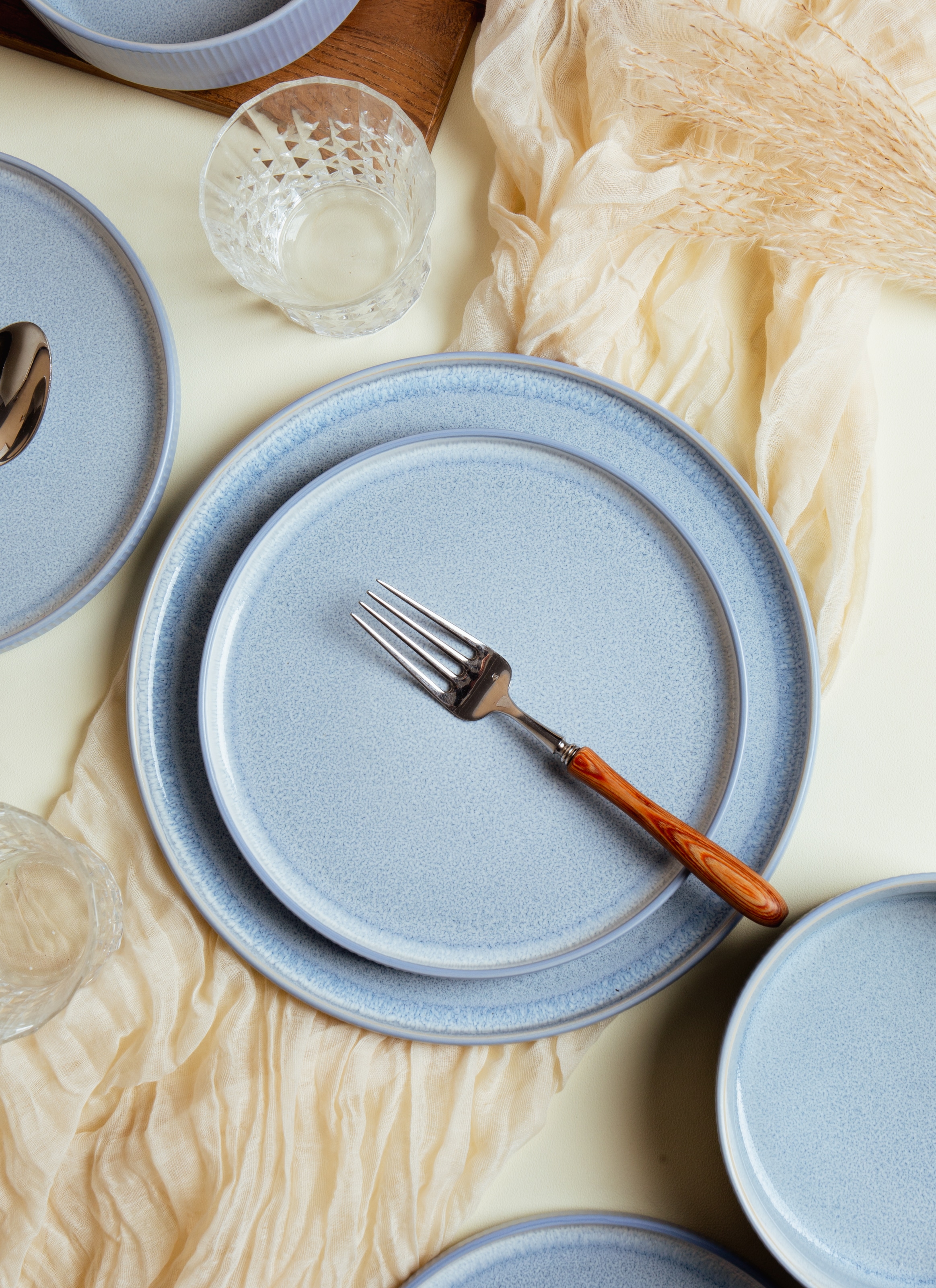 OTTO home Geschirr-Set »Ylvii, außen matt, innen reaktiv glasiert« Riffeloptik, spülmaschinenfest und mikrowellengeeignet