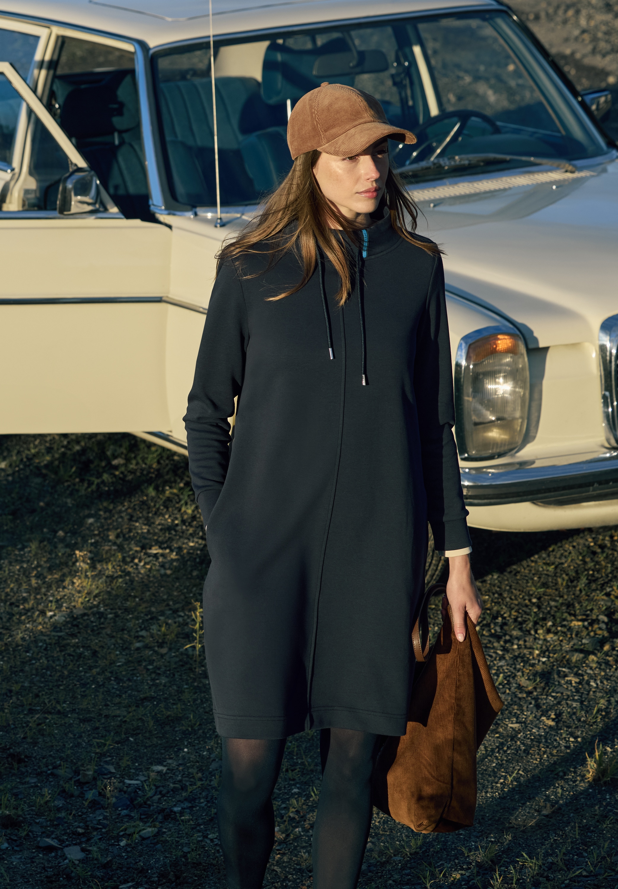 Cecil Midikleid Eingrifftaschen mit Funnelneck und Eingrifftaschen