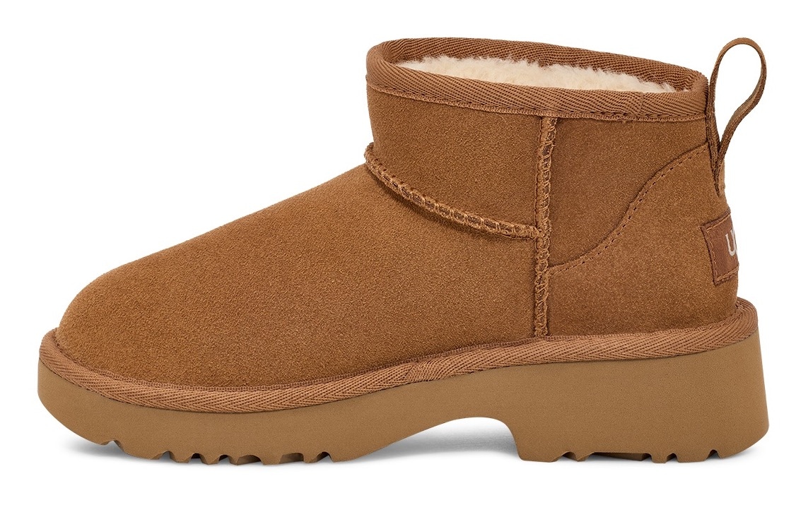 UGG Schlupfboots »CLASSIC ULTRA MINI NEW HEIGHTS«, Plateaustiefel, Winterboots, Trekkingstiefel mit Anziehlasche