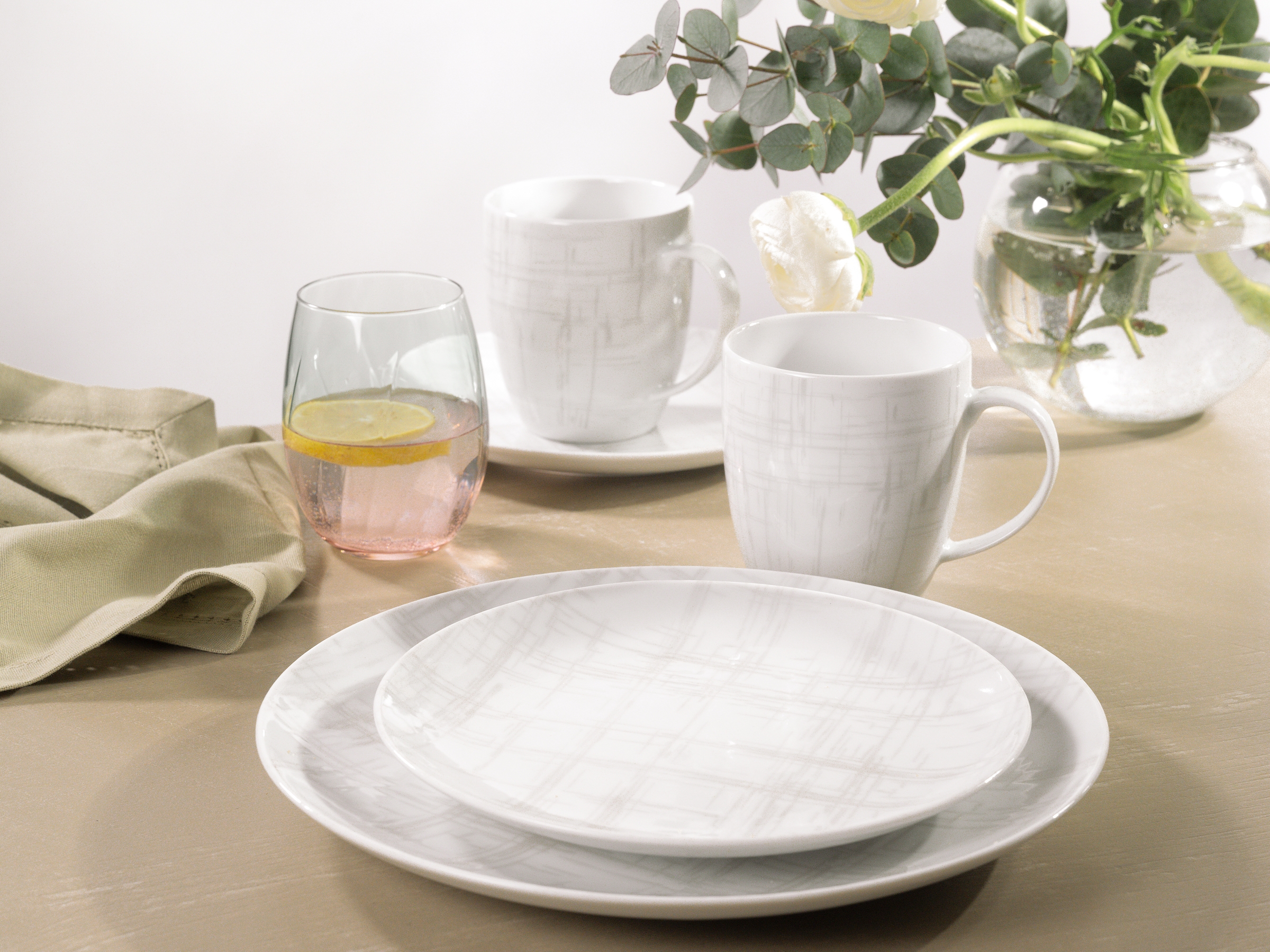 CreaTable Kombiservice »Geschirr-Set Home - Shabby Chic«, (Set, 16 tlg., Kaffeeservice und Tafelservice im Set, für 4 Personen), Service, weiß, Used-und Vintage-Look, zeitlos, 16 Teile für 4 Personen