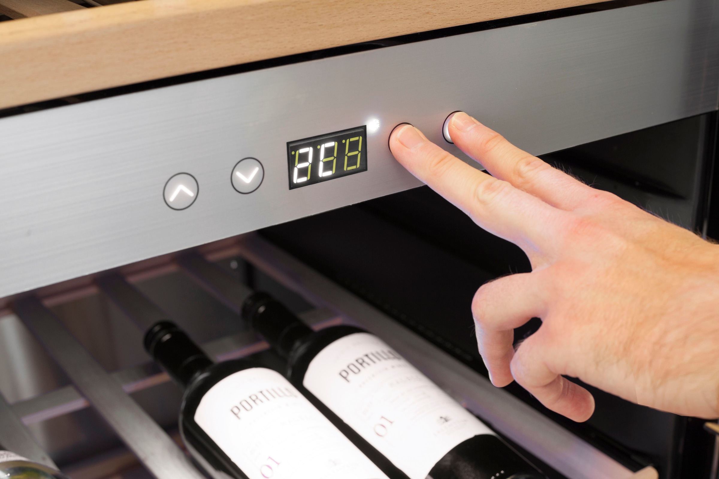 Caso Weinkühlschrank »776 WineChef Pro 126-2D« für 126 Stk. Standardflaschen á 075l