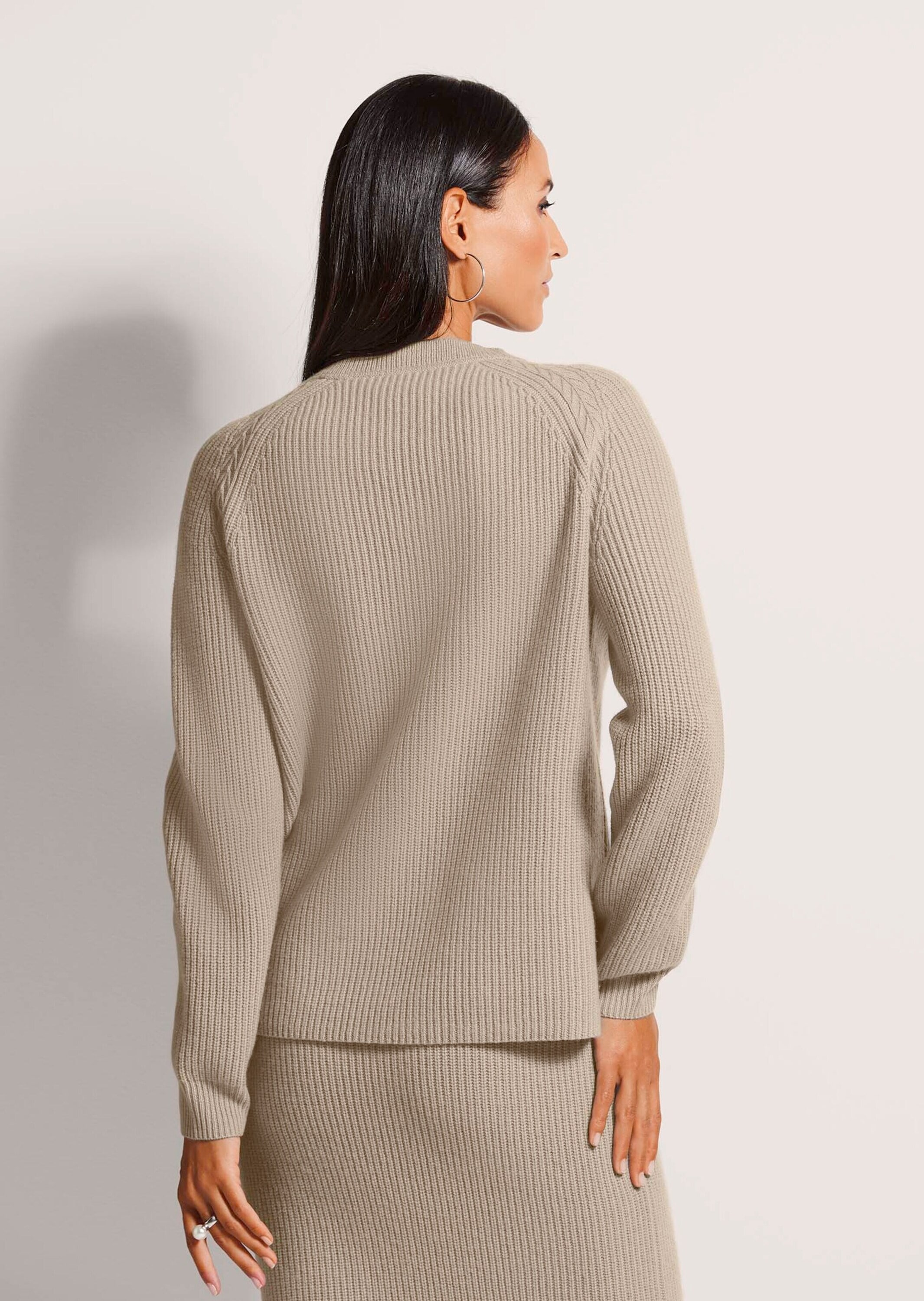 MADELEINE Longpullover »Pullover Langarm-Pullover mit V-Ausschnitt«