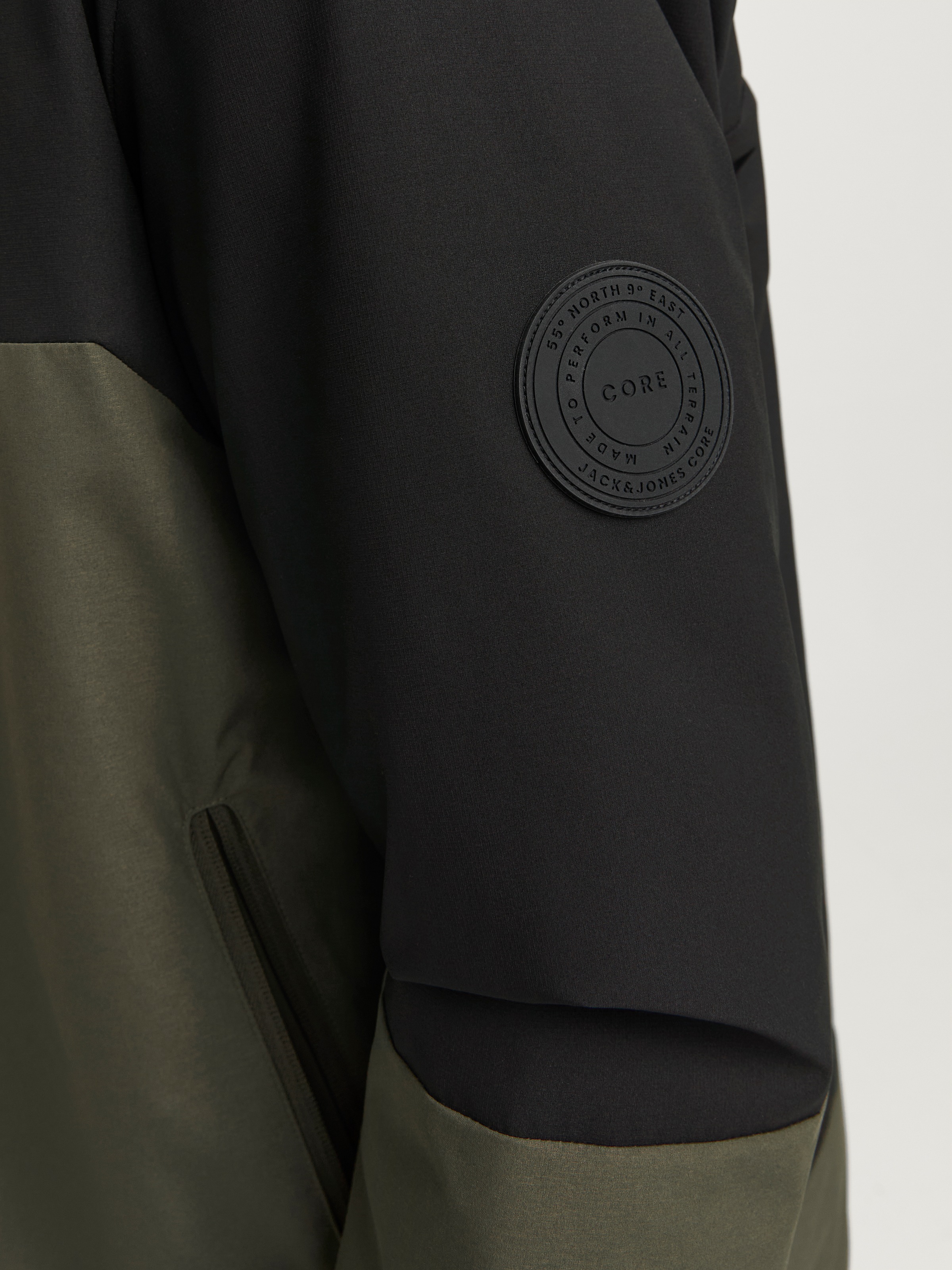 Jack & Jones Outdoorjacke »JCOAIDEN TRANSITIONAL JACKET SN«, mit Kapuze