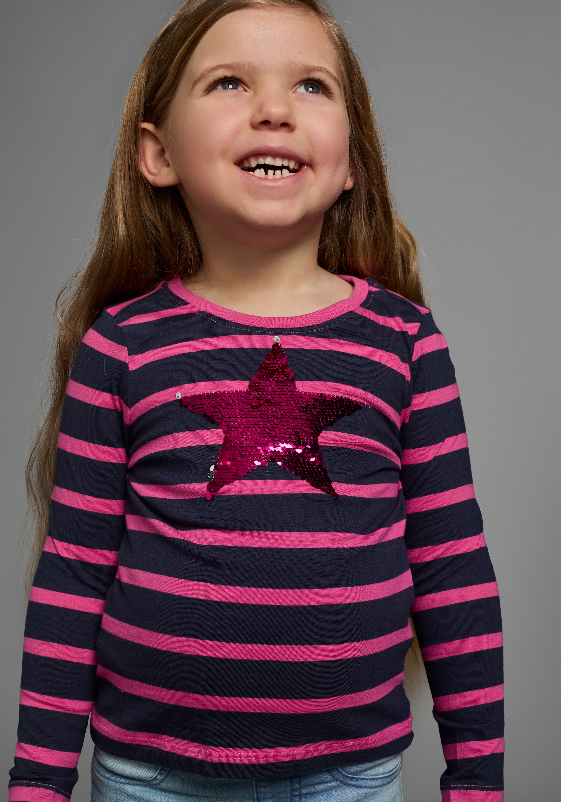 KIDSWORLD Langarmshirt »für kleine Mädchen«, langärmlig, Basic-Passform, mit mehrfarbigen Streifen