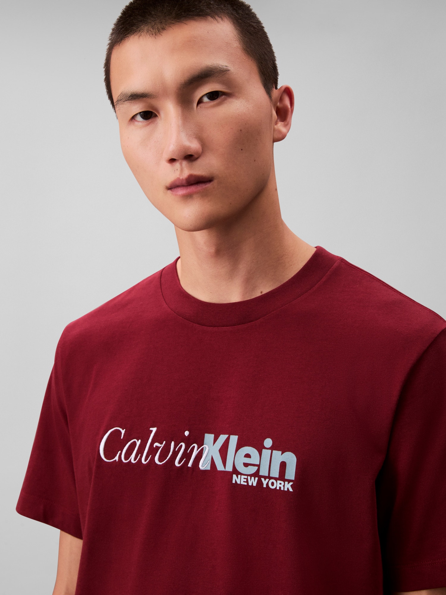 Calvin Klein T-Shirt »SS 20S EU CALVIN CURSIVE GRAPHIC«, Mit Rundhalsausschnitt, regular fit