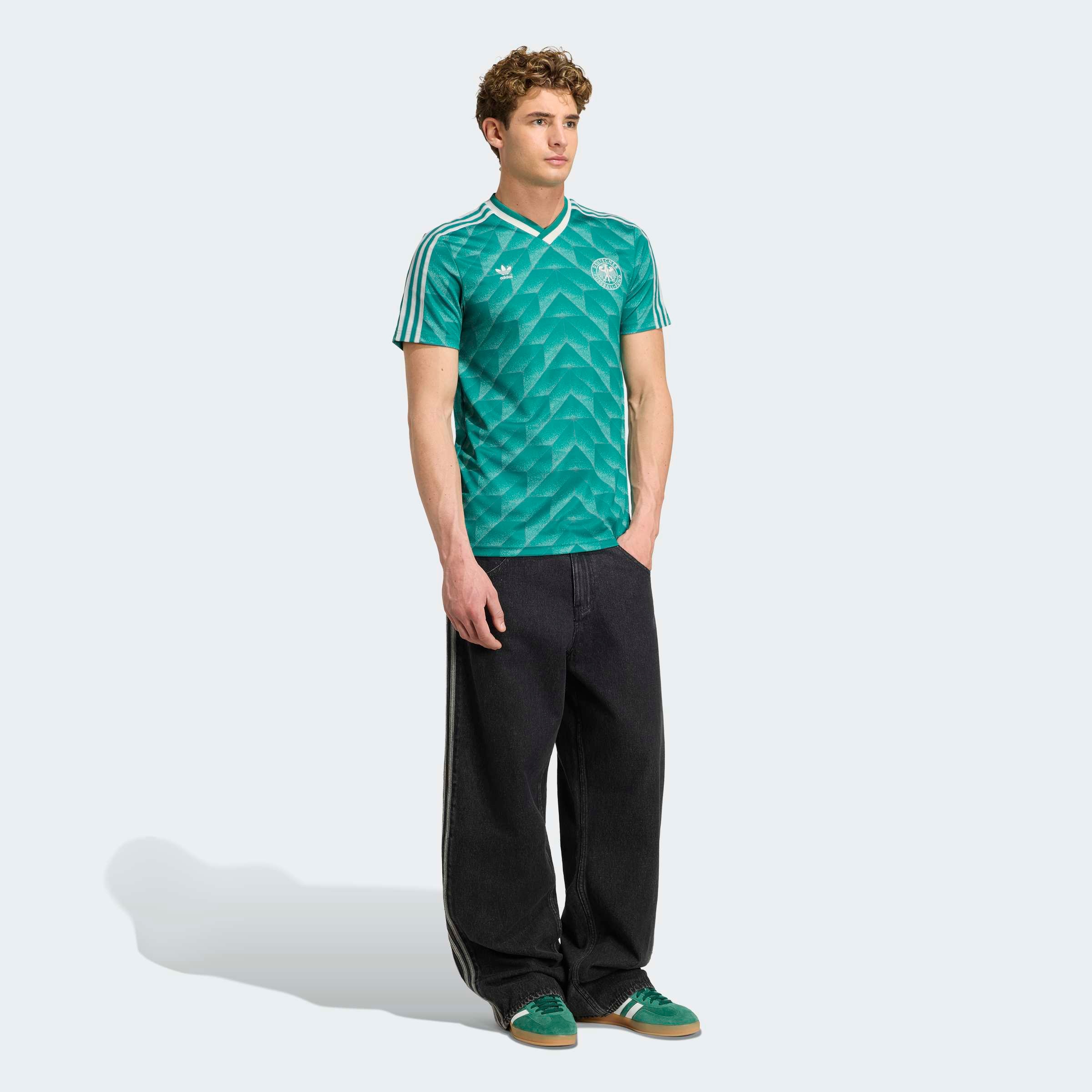 adidas Performance Fußballtrikot »DFB A JSY 90« schmale Passform, mit V-Ausschnitt, Doppelstrick-Konstruktion