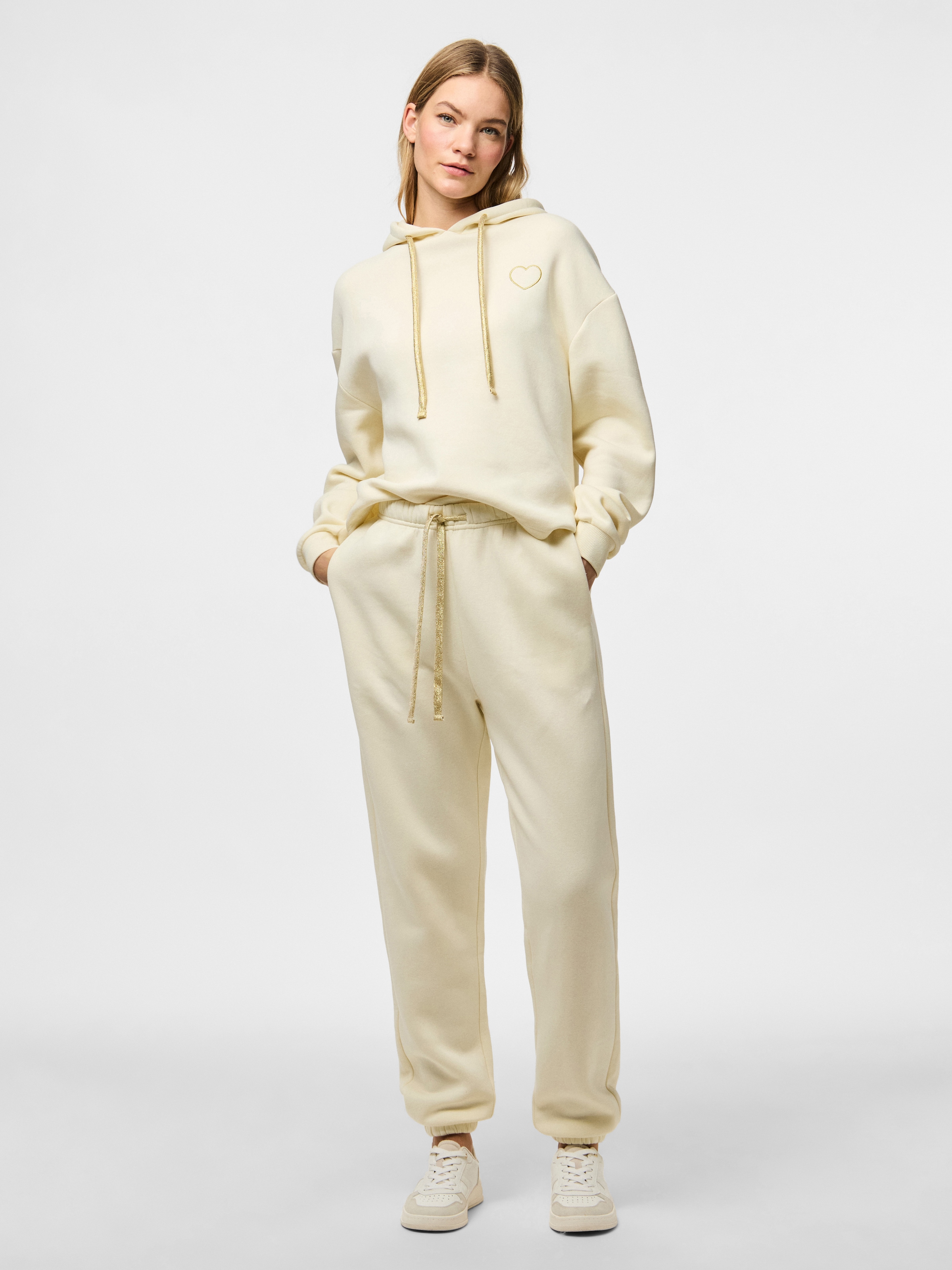 pieces Sweathose »PCCHILLI HW HEART SWEAT PANTS«