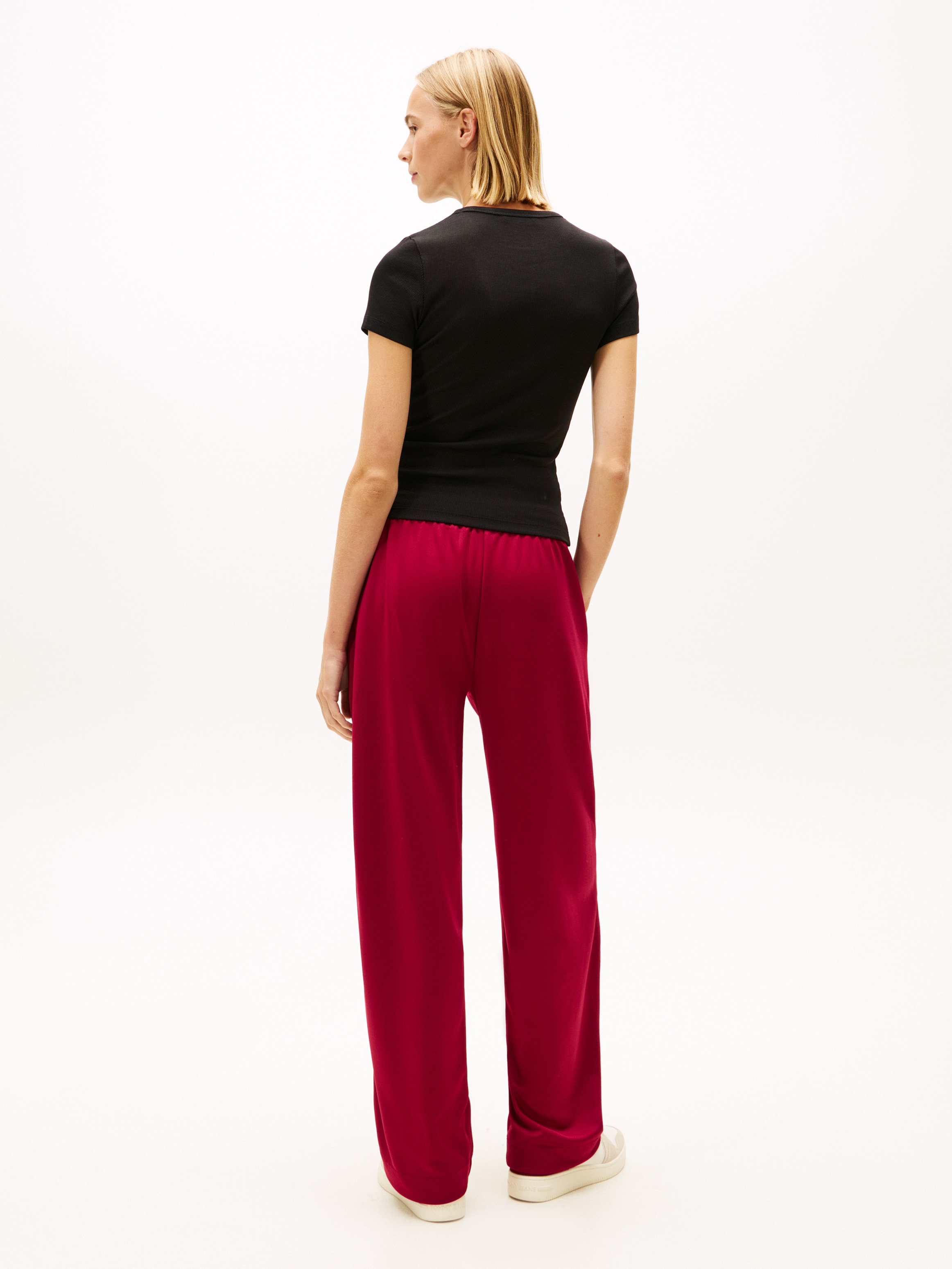 Tommy Jeans Kurzarmshirt »TJW SLIM BADGE RIB TEE« mit gerippter Struktur