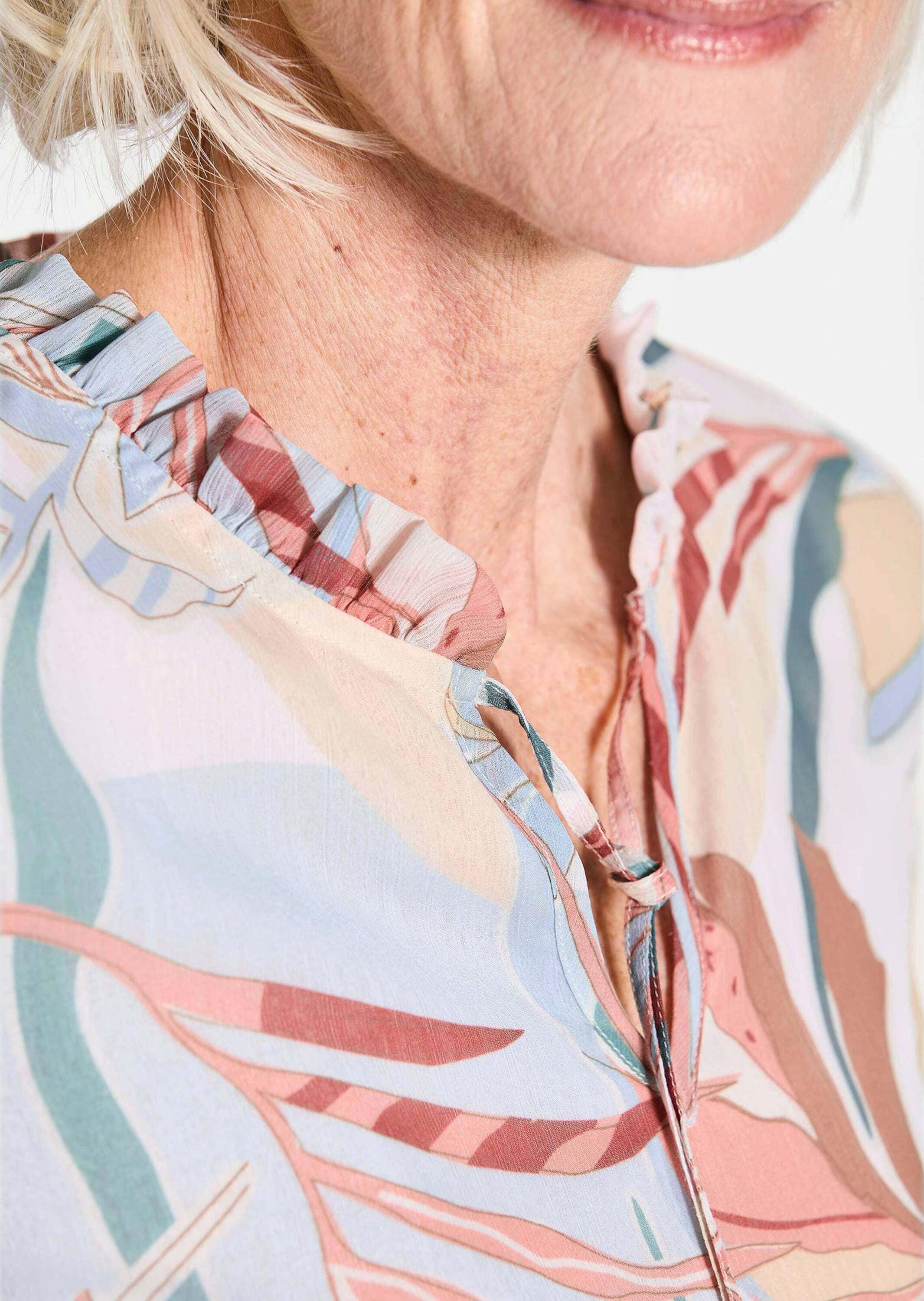 GOLDNER Schlupfbluse »Kurzgröße Luftige Bluse mit Rüschen-Details«