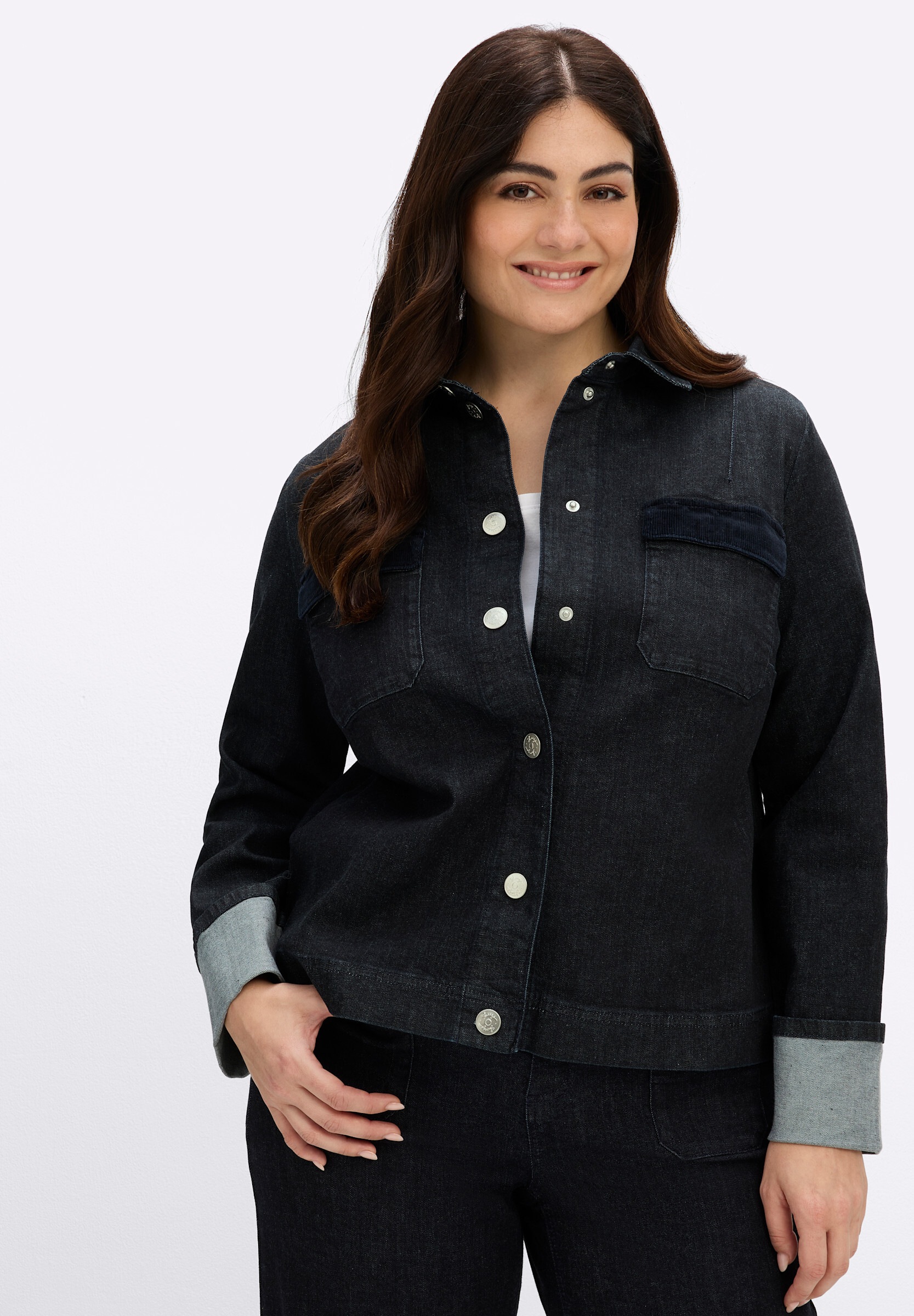 Sheego Jeansbluse »Jeansbluse Jeansbluse mit breitem Ärmelumschlag und Cord-Details«