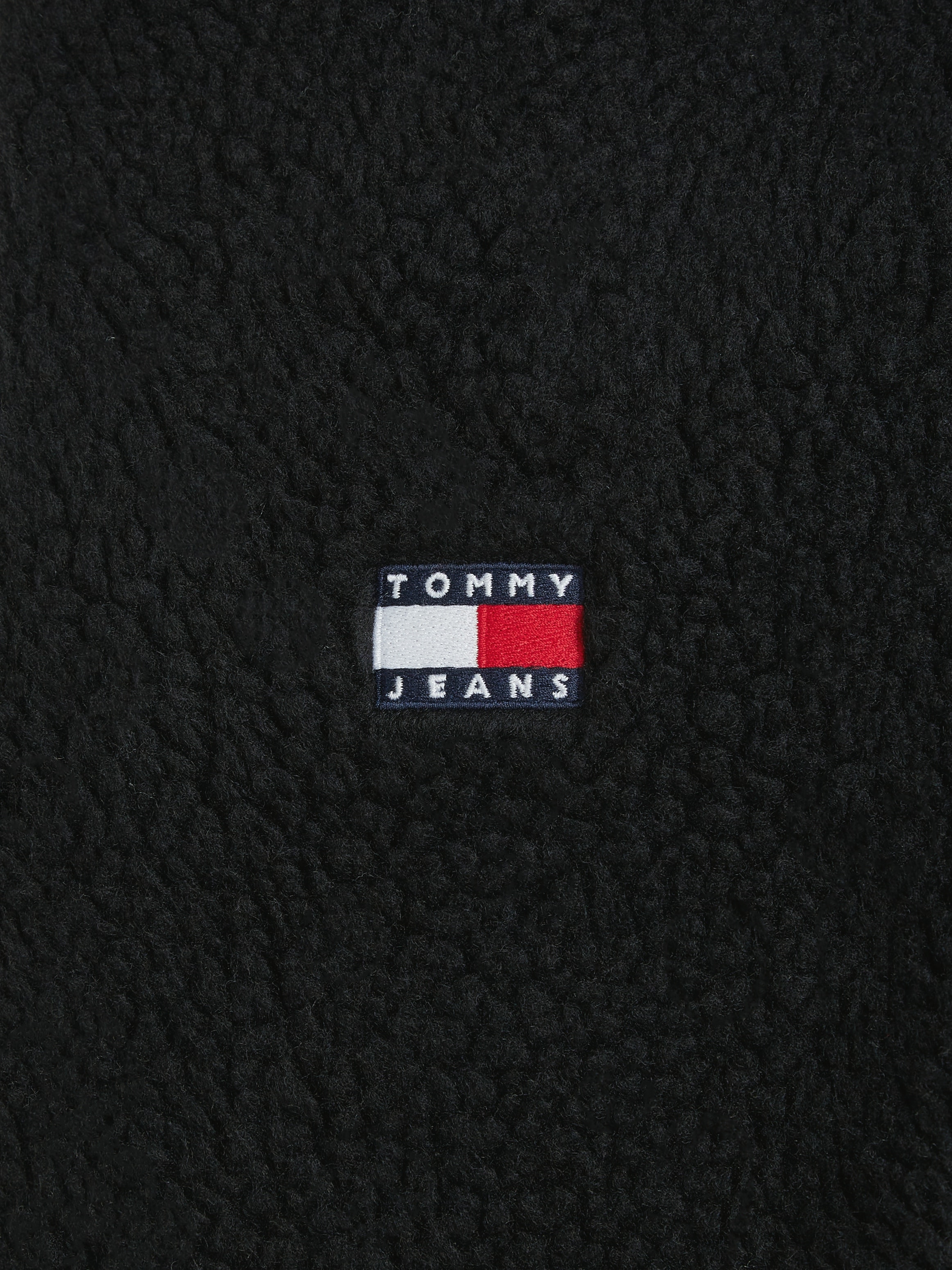 Tommy Jeans Plüschjacke »TJM REG BADGE TEDDY ZIP TRU EXT«, mit Kapuze, Freizeitjacke, Übergangsjacke, Teddyjacke mit Logopatch