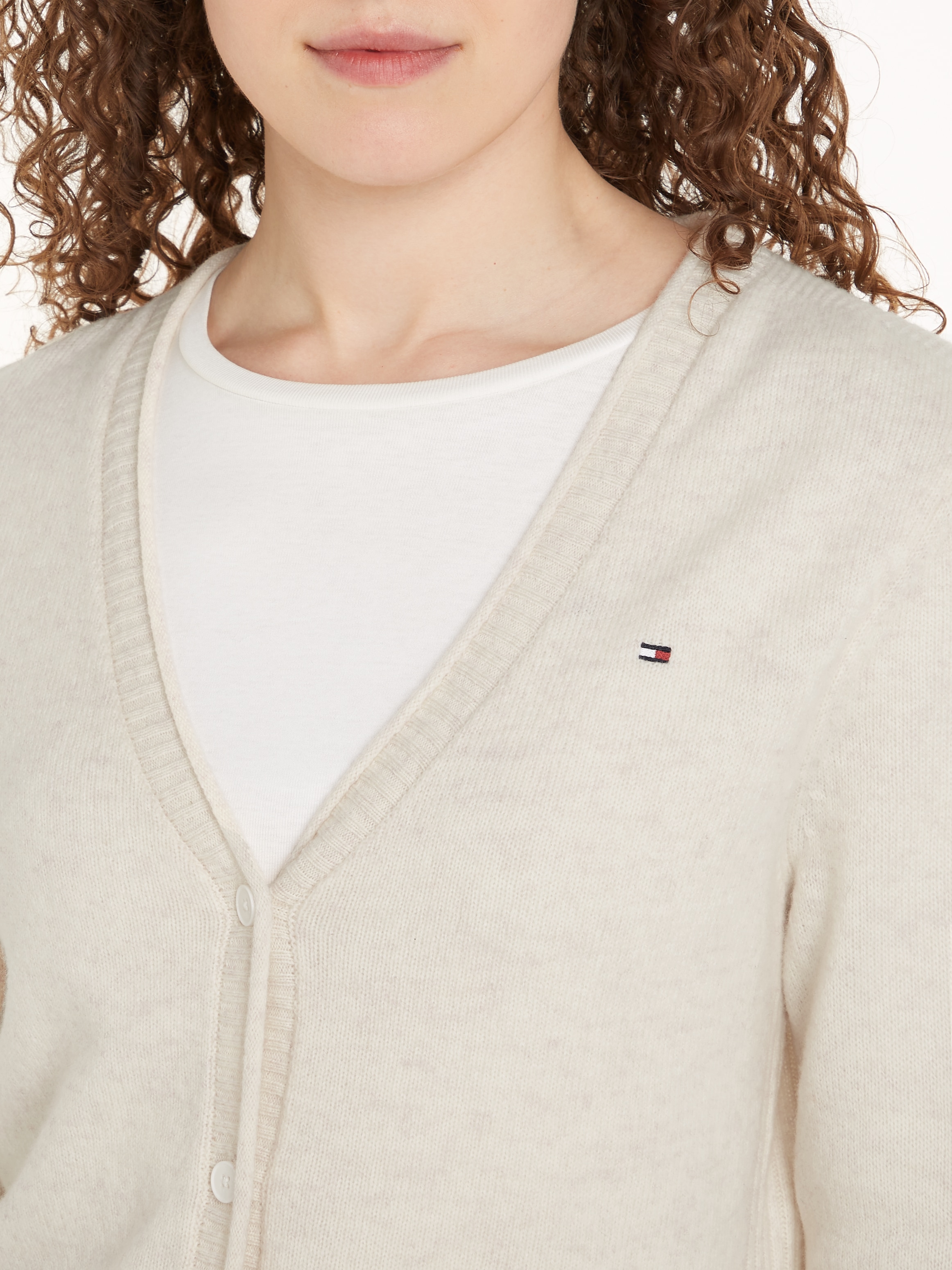 Tommy Hilfiger Strickjacke »SOFT WOOL V-NK CARDIGAN«, mit V-Ausschnitt, 100% Wolle