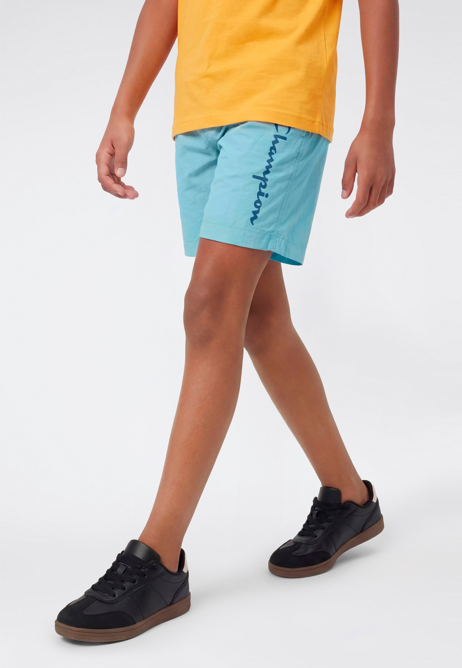 Champion Badeshorts »Boys' beach shorts with big Logo« für Kinder und Jugendliche, sportlicher Stil, aus leichtem Polyamid