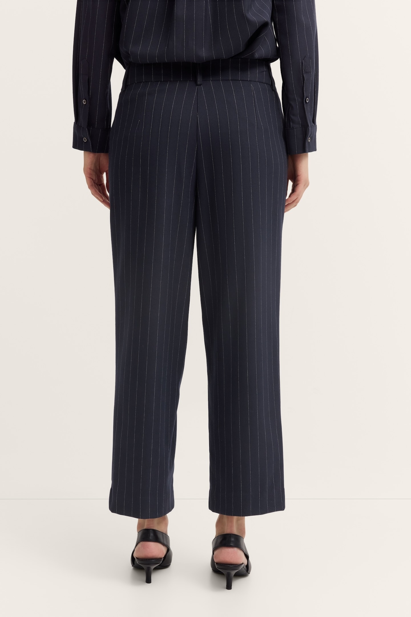 bugatti Bundfaltenhose »elegant«, mit Nadelstreifen und Stretch