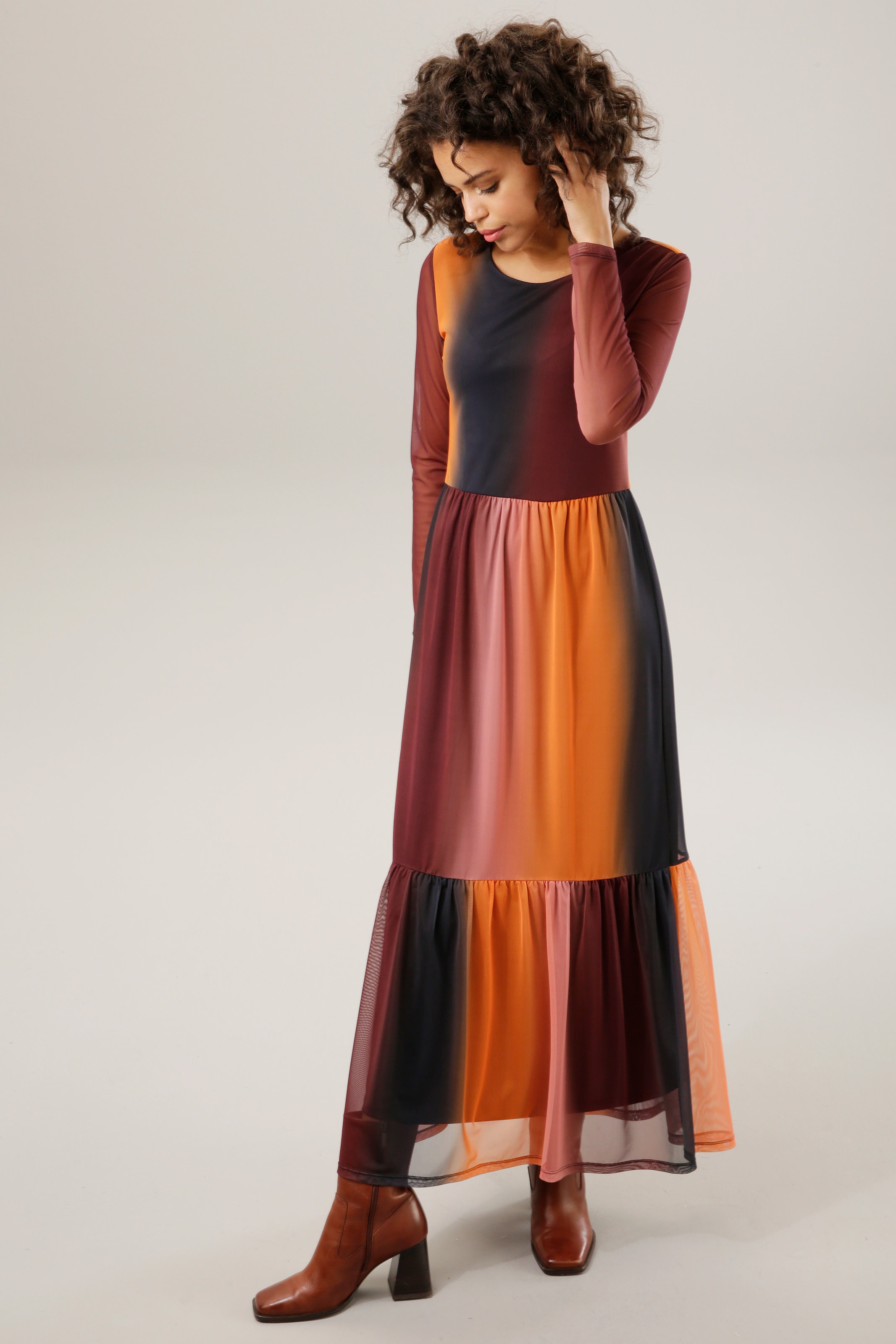 Aniston CASUAL Maxikleid, in trendigen Gewürzfarben im Farbverlauf online  bei OTTO