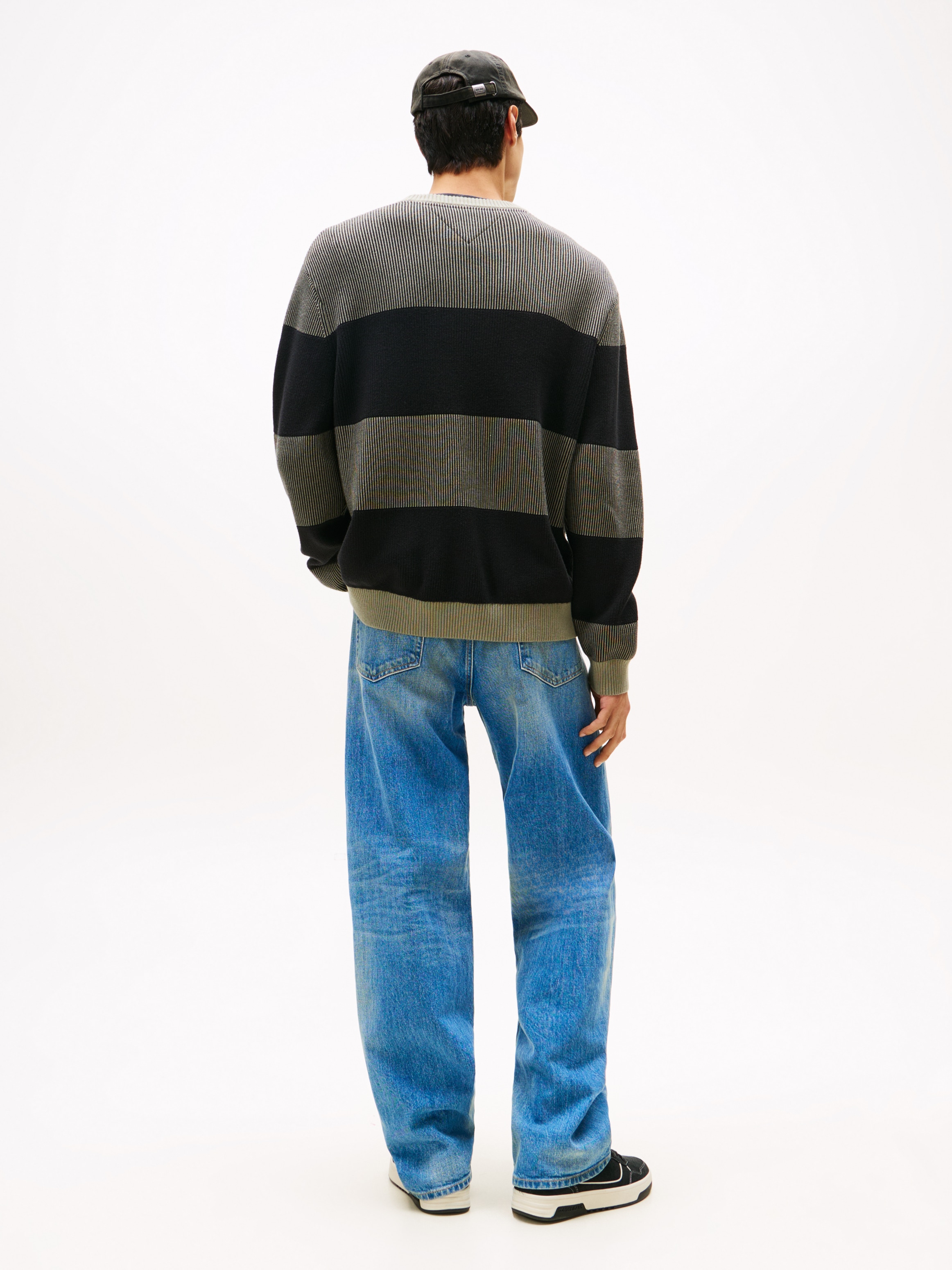 Tommy Jeans Sweatshirt »SCRIPT SWEAT«, Regular fit mit Rundhalsausschnitt
