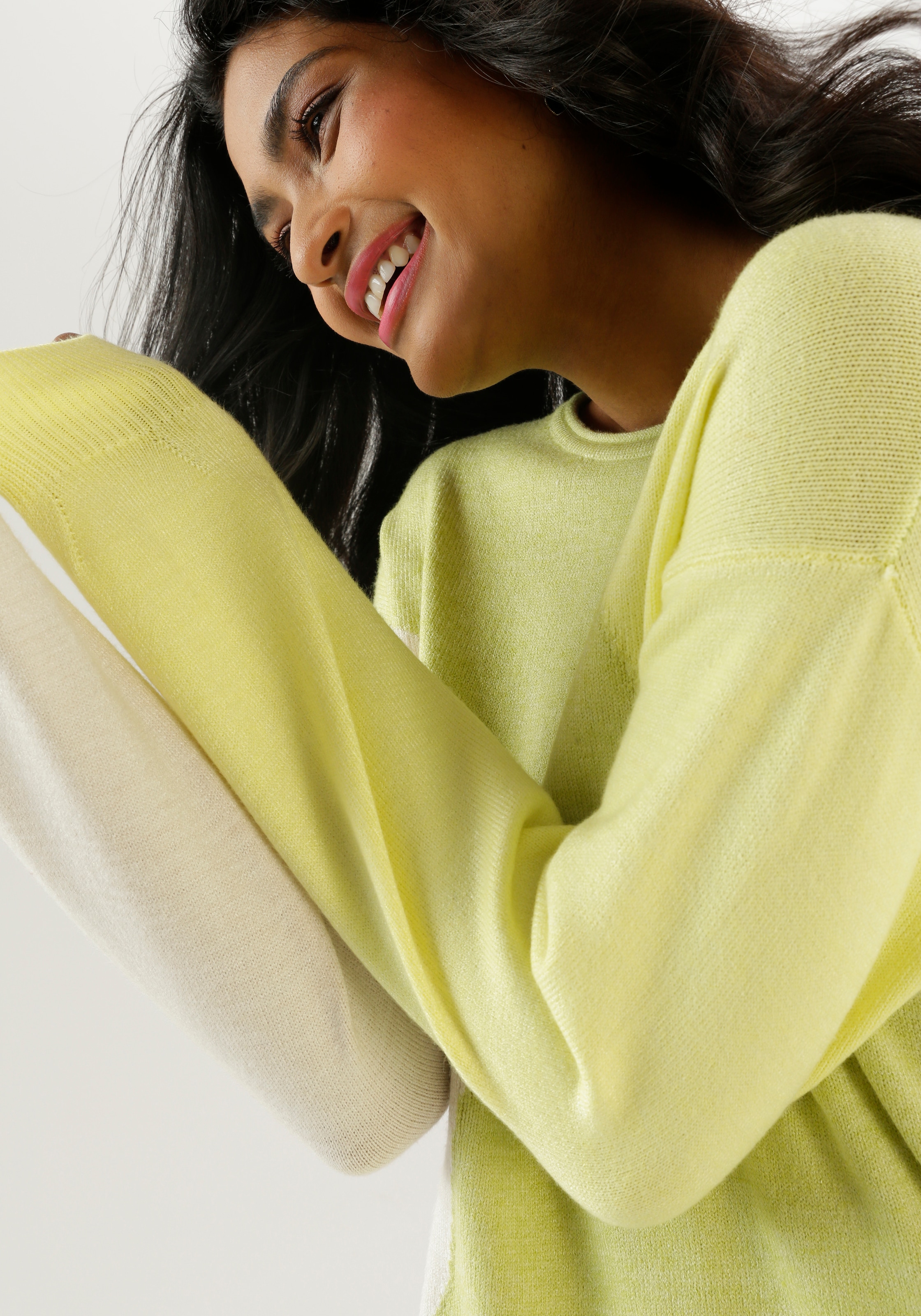 Aniston SELECTED Strickpullover, mit Rollkante am Rundhalsausschnitt