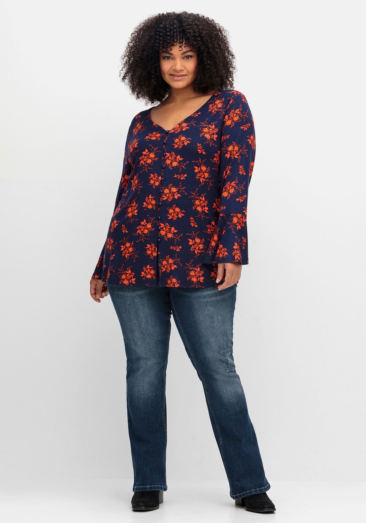 Sheego Langarmshirt »Langarmshirt mit Biesen und Volantärmeln«, mit Biesen und Volantärmeln