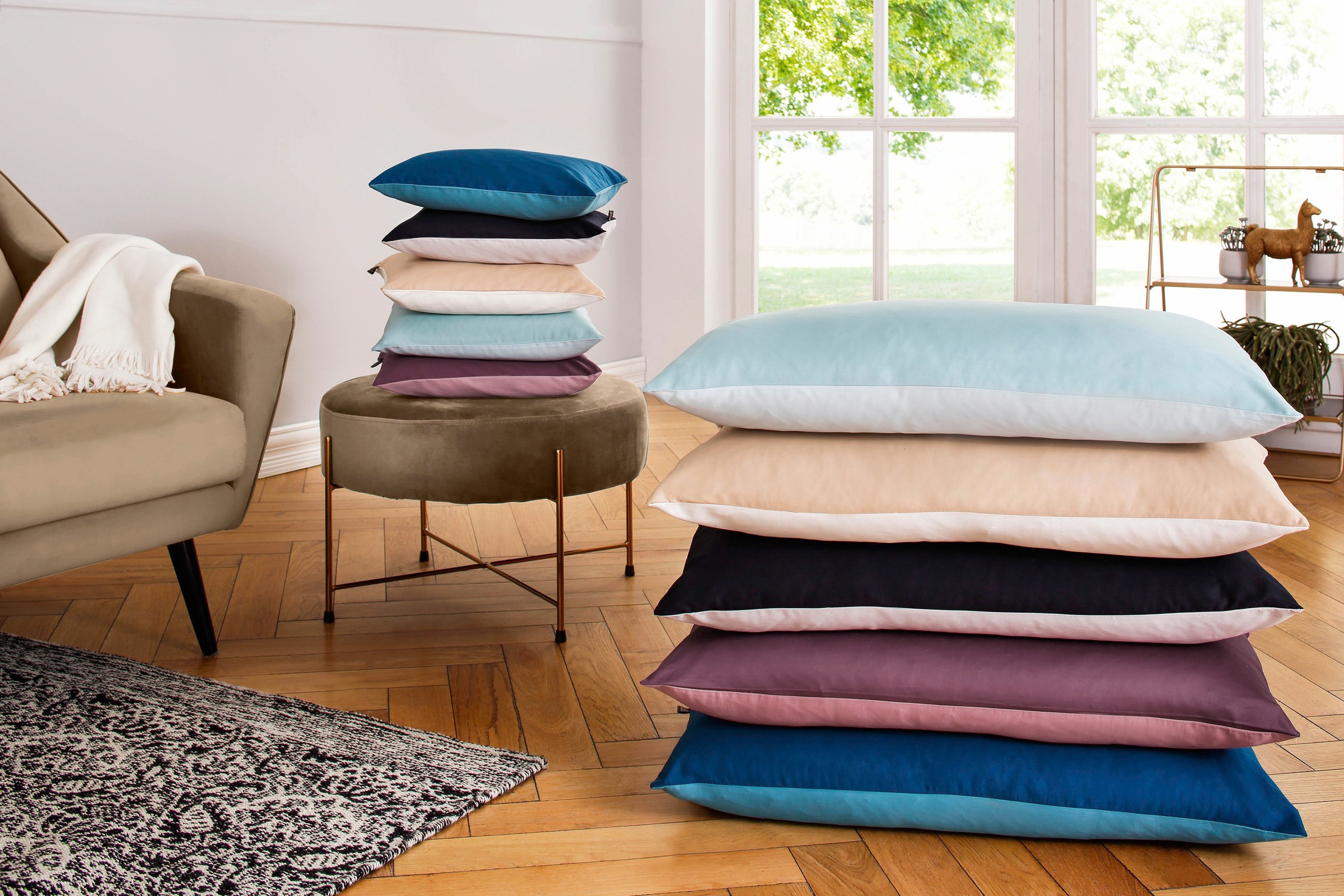 Leonique Kissenbezüge »Sofia aus Satin Qualität, edler Glanzeffekt, geeignet im Winter & Sommer, mit Reißverschluss ausgestattet, Material: 100% reine Baumwolle, zertifiziert nach STANDARD 100 by OEKO-TEX®«, (2 St.)