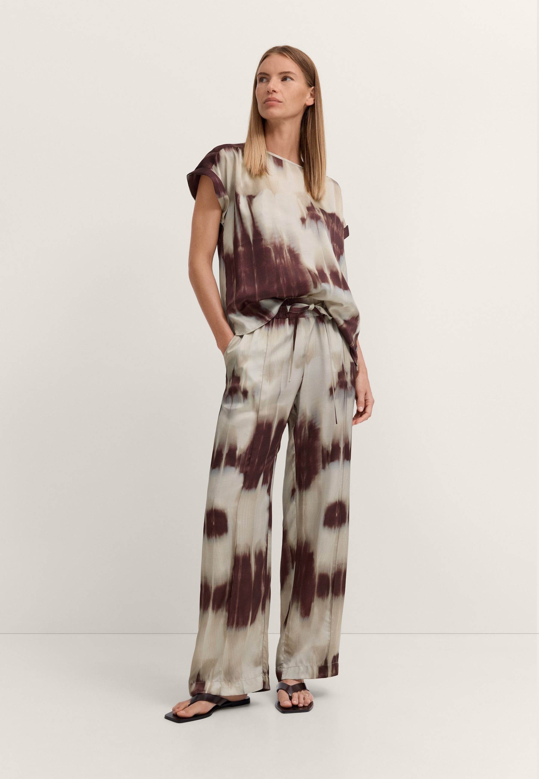 bugatti Stoffhose  mit grafischem Print aus Viskose