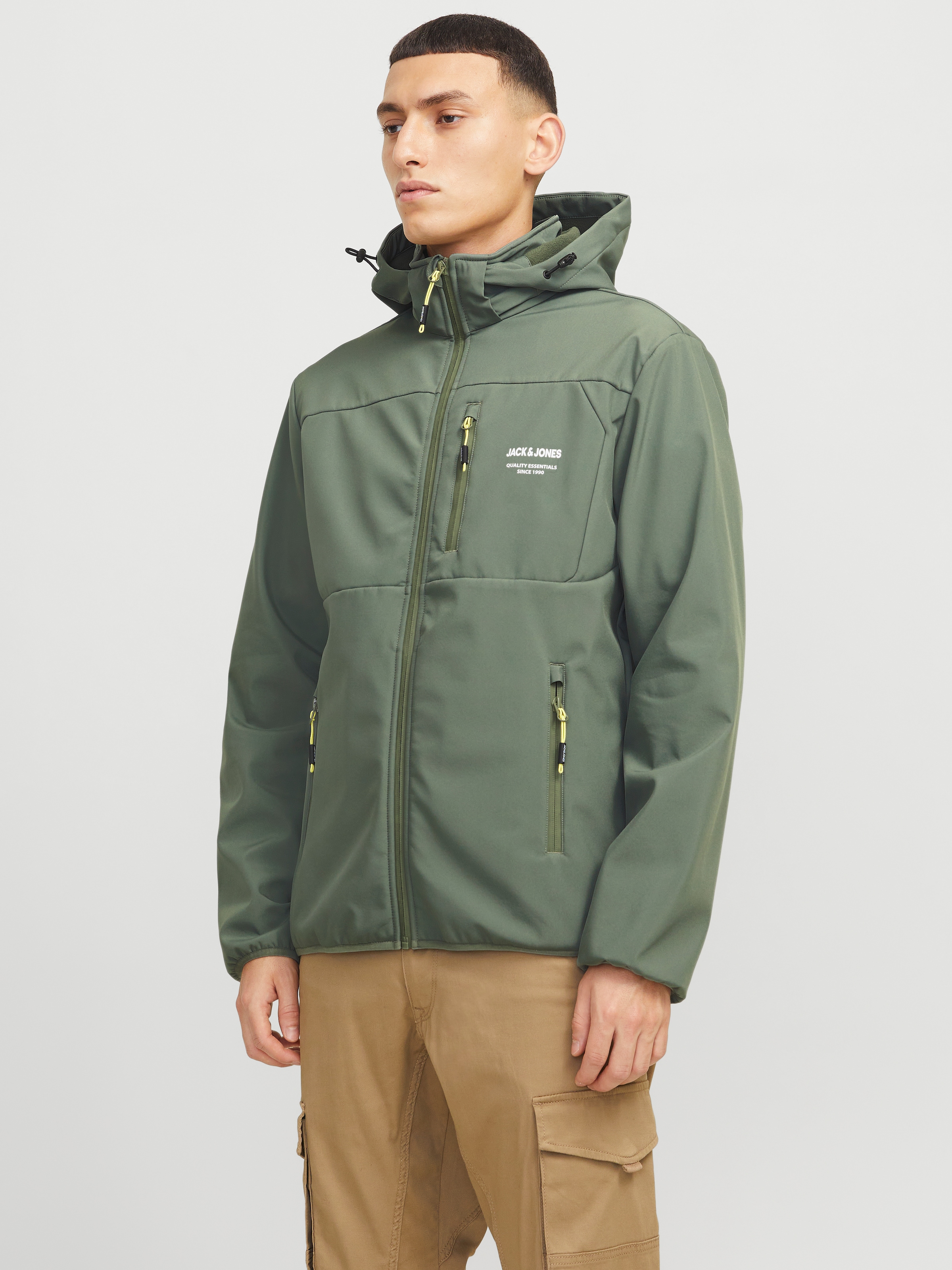 Jack & Jones Softshelljacke »JJTHEO SOFTSHELL JACKET«, mit Kapuze