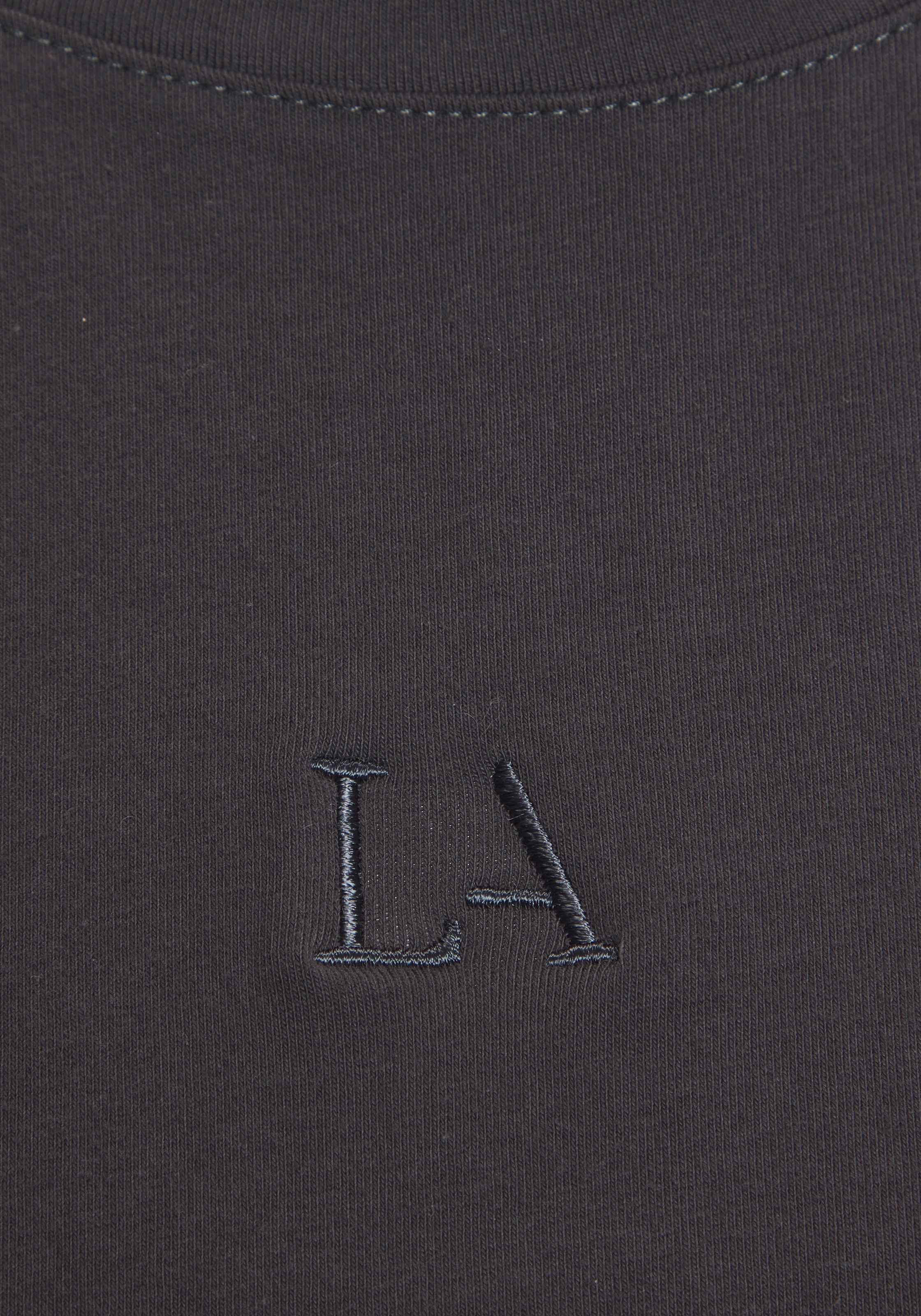 LASCANA Kurzarmshirt mit kastigem Schnitt und Lagen-Look