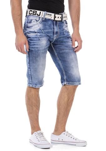 Bermudas, in Denim und mit markanten Taschen