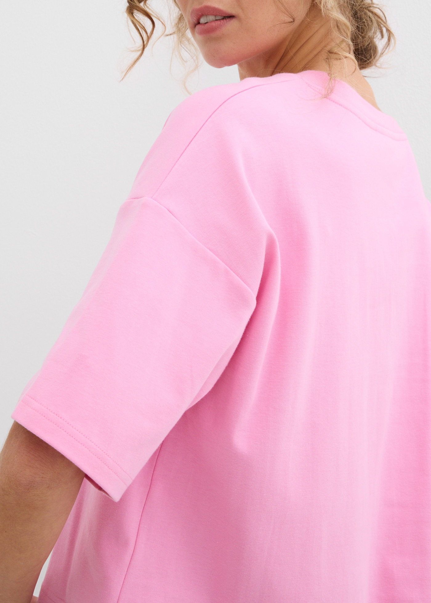bonprix T-Shirt Oversize-Style, mit Rundhalsausschnitt, aus Baumwolle