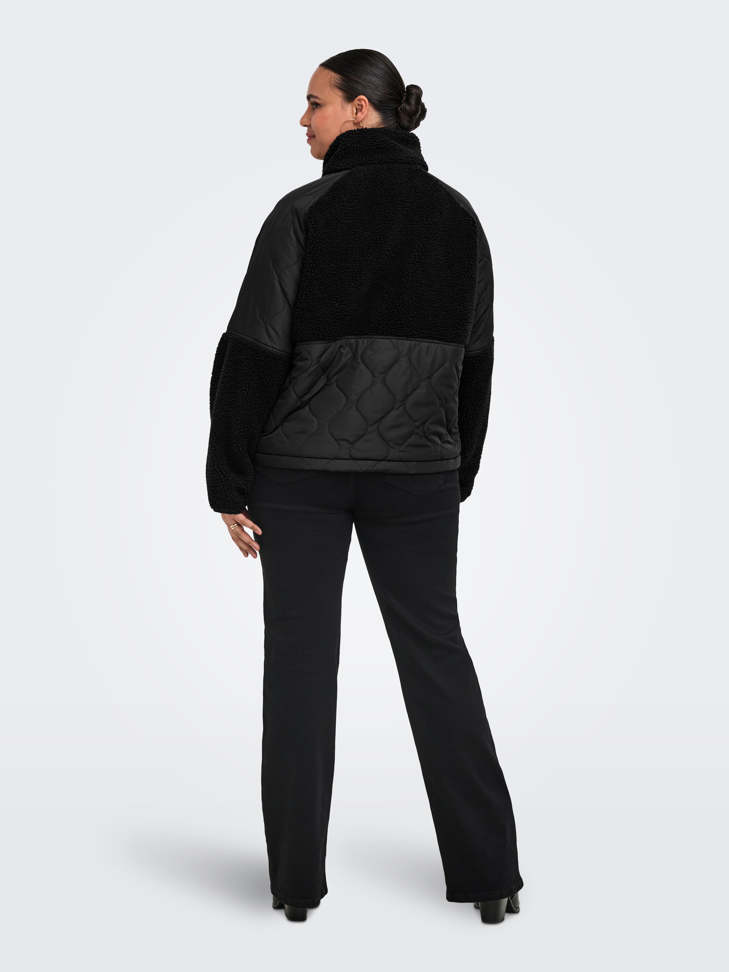ONLY CARMAKOMA Steppjacke »CAROHIO QUILT MIX FLEECE SHORT OTW« Materialmix: Stepp und Teddyplüsch