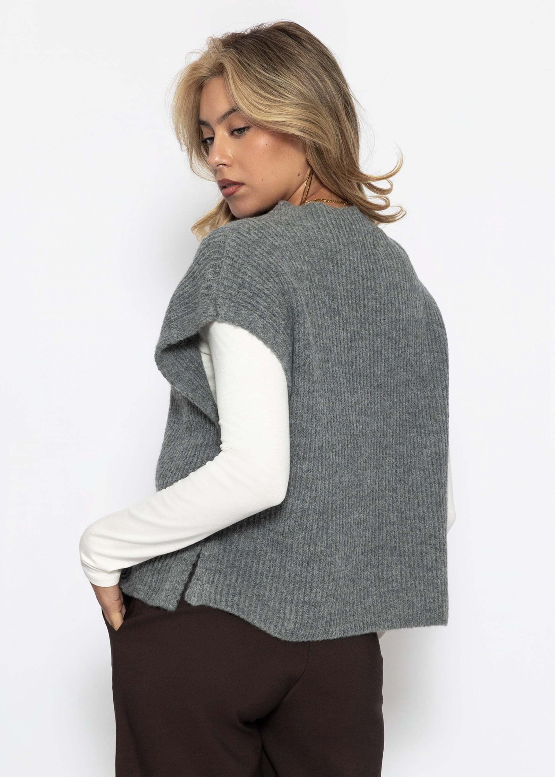 SASSYCLASSY Fleeceweste »Rippstrick-Pullunder mit seitlichen Knöpfen« Locker geschnittener Damenweste aus Rippstrick in Braun