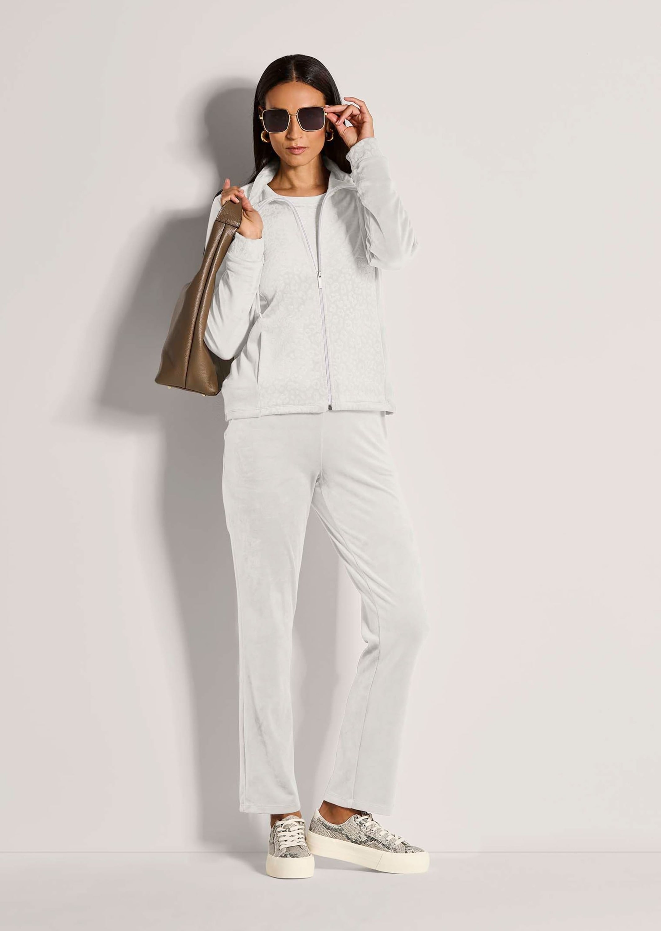 MADELEINE Kurzjacke »Sweatjacke Flauschige Nickijacke mit Reißverschluss« Weiche Nicki-Qualität