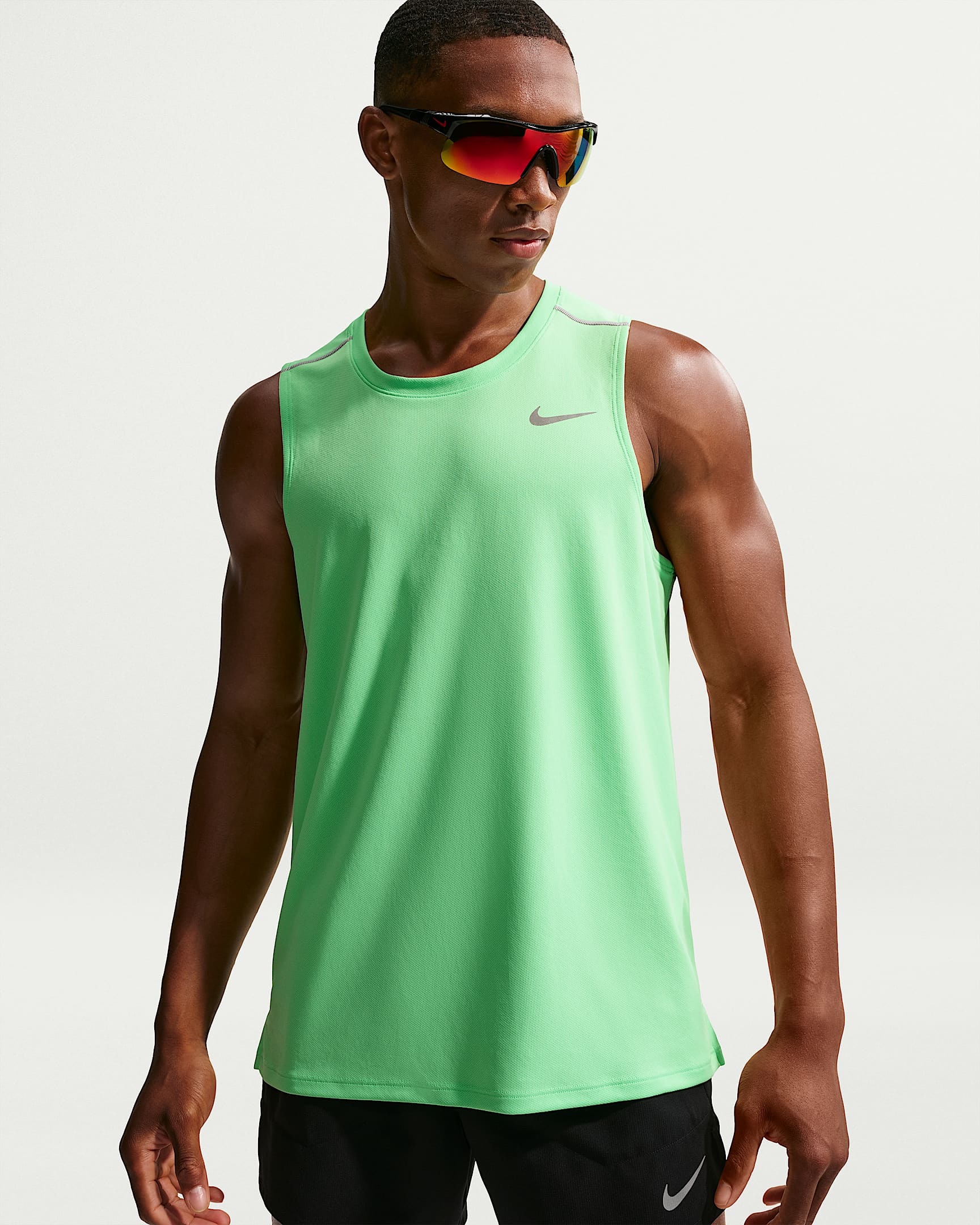 Nike Tanktop »M NK DF MILER TANK TOP« mit reflektierenden Details, atmungsaktives Material