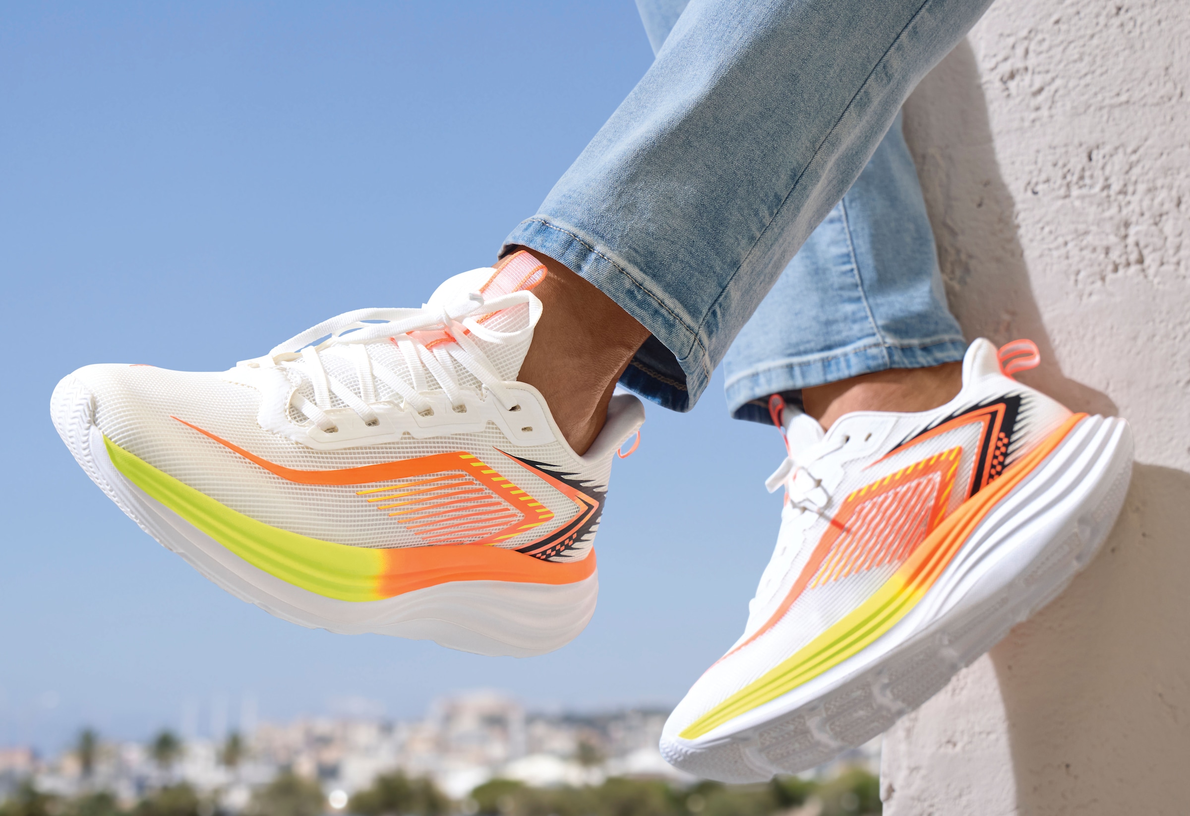 John Devin Sneaker »Schnürhalbschuh, Halbschuh, Freizeitschuh, Turnschuh«  im sportiven Look mit dämpfender Chunky Außensohle Unisex VEGAN