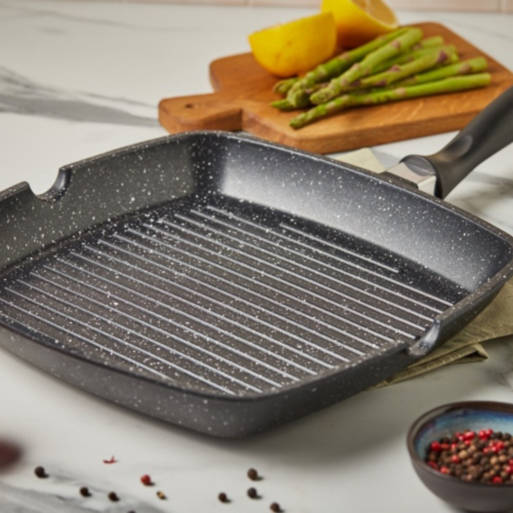 RESTO Kitchenware Grillpfanne »Meridiana, quadratische Steak Pfanne mit Ausguss«, Aluminiumguss, (1 tlg.), Bratpfanne, Eckpfanne mit Marmor-Antihaftbeschichtung