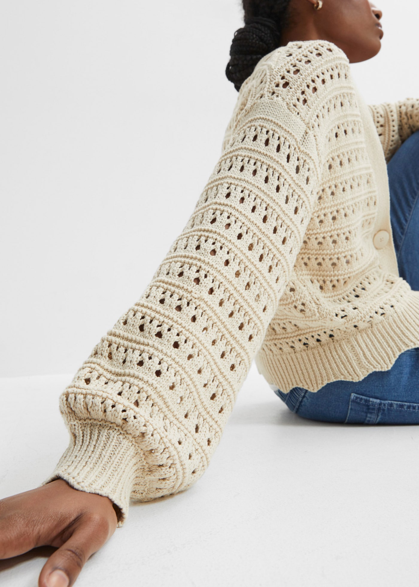 bonprix Ajourstrickjacke Oversize-Passform, mit Lochstrickmuster, im Casual Stil