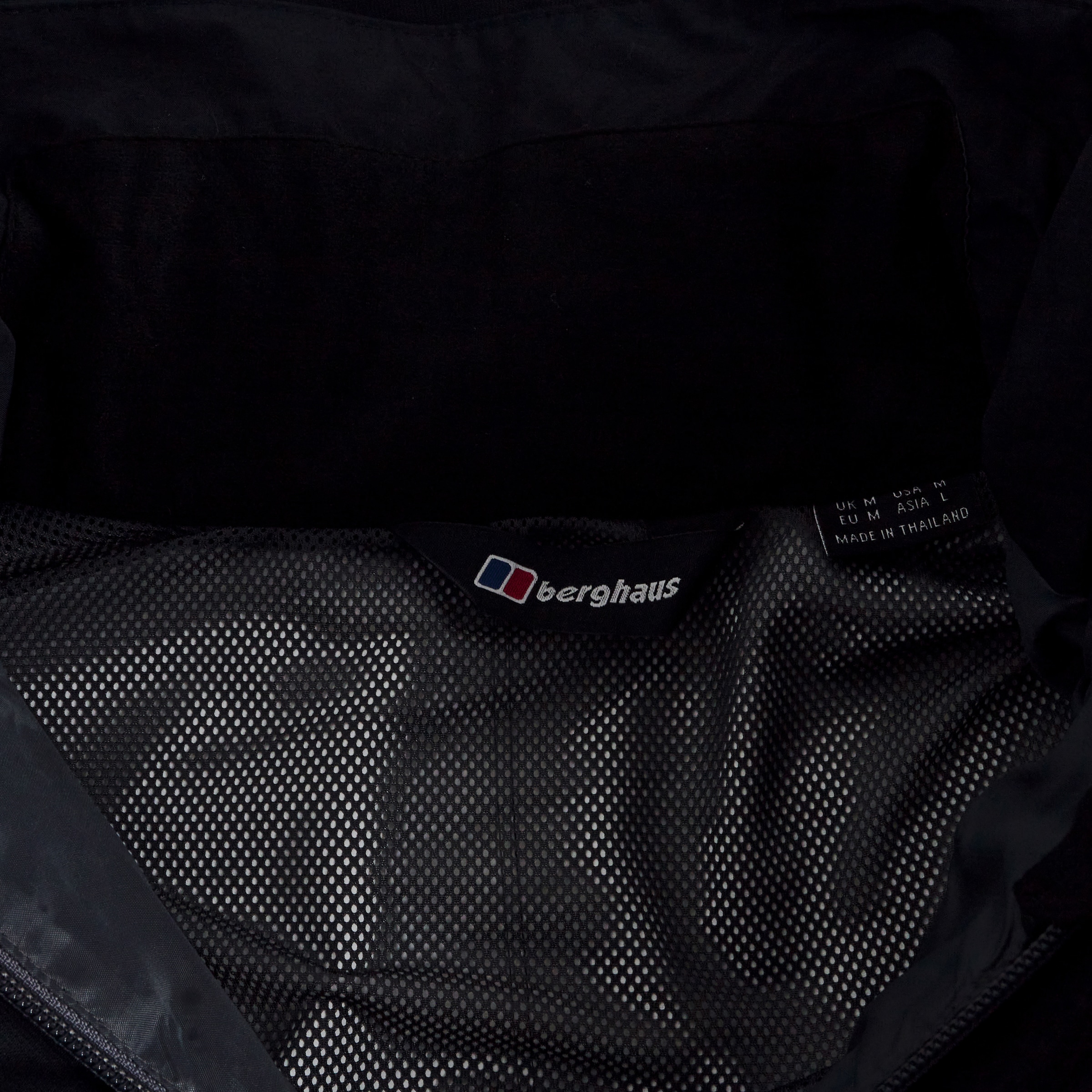 Berghaus Softshelljacke »RG ALPHA 2.0 SHELL JKT AM« mit einrollbarer Kapuze, wasserdicht, atmungsaktiv