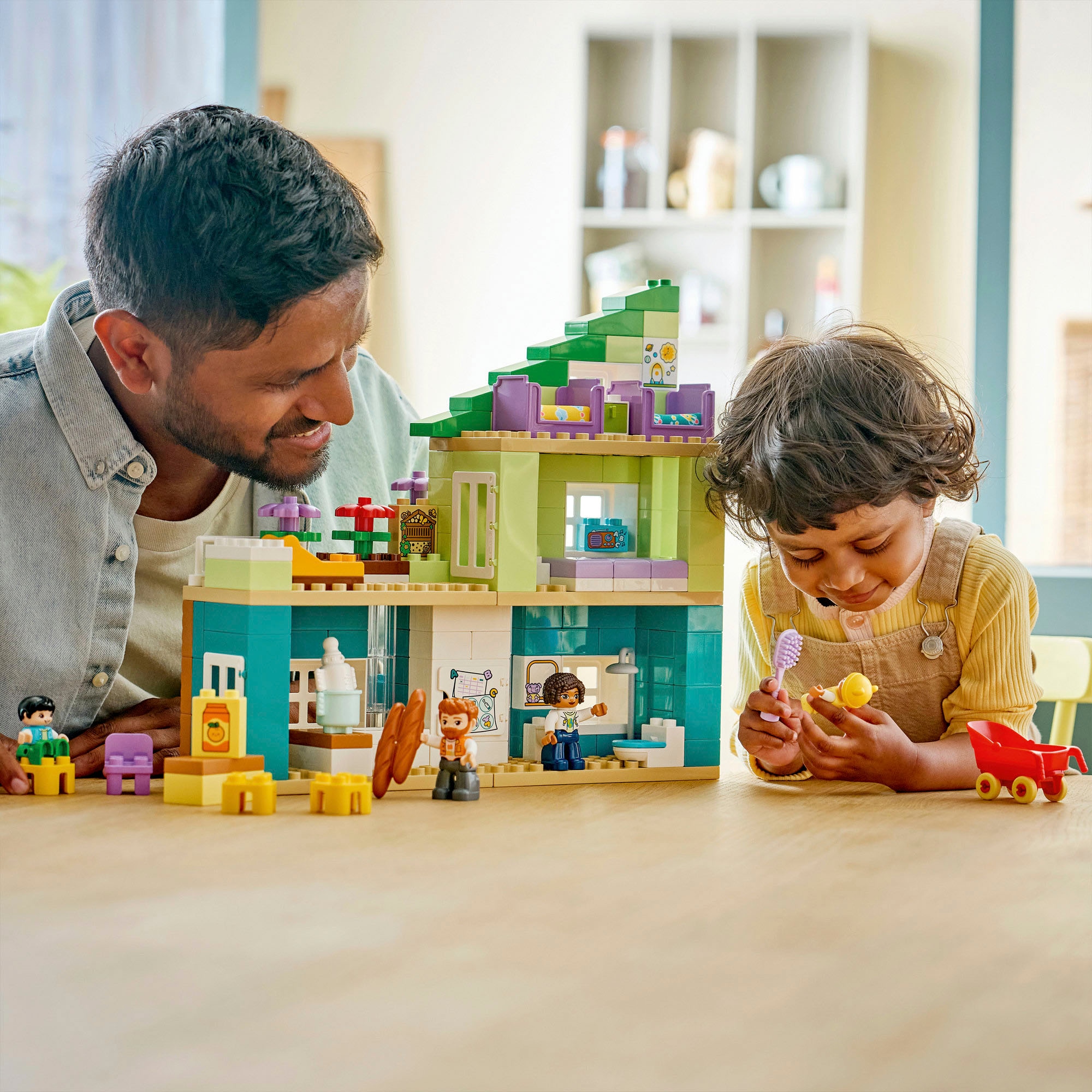 LEGO® Konstruktionsspielsteine »Modernes Familienhaus mit Figuren – 3-in-1-Set (10470)« LEGO DUPLO Town; Made in Europe