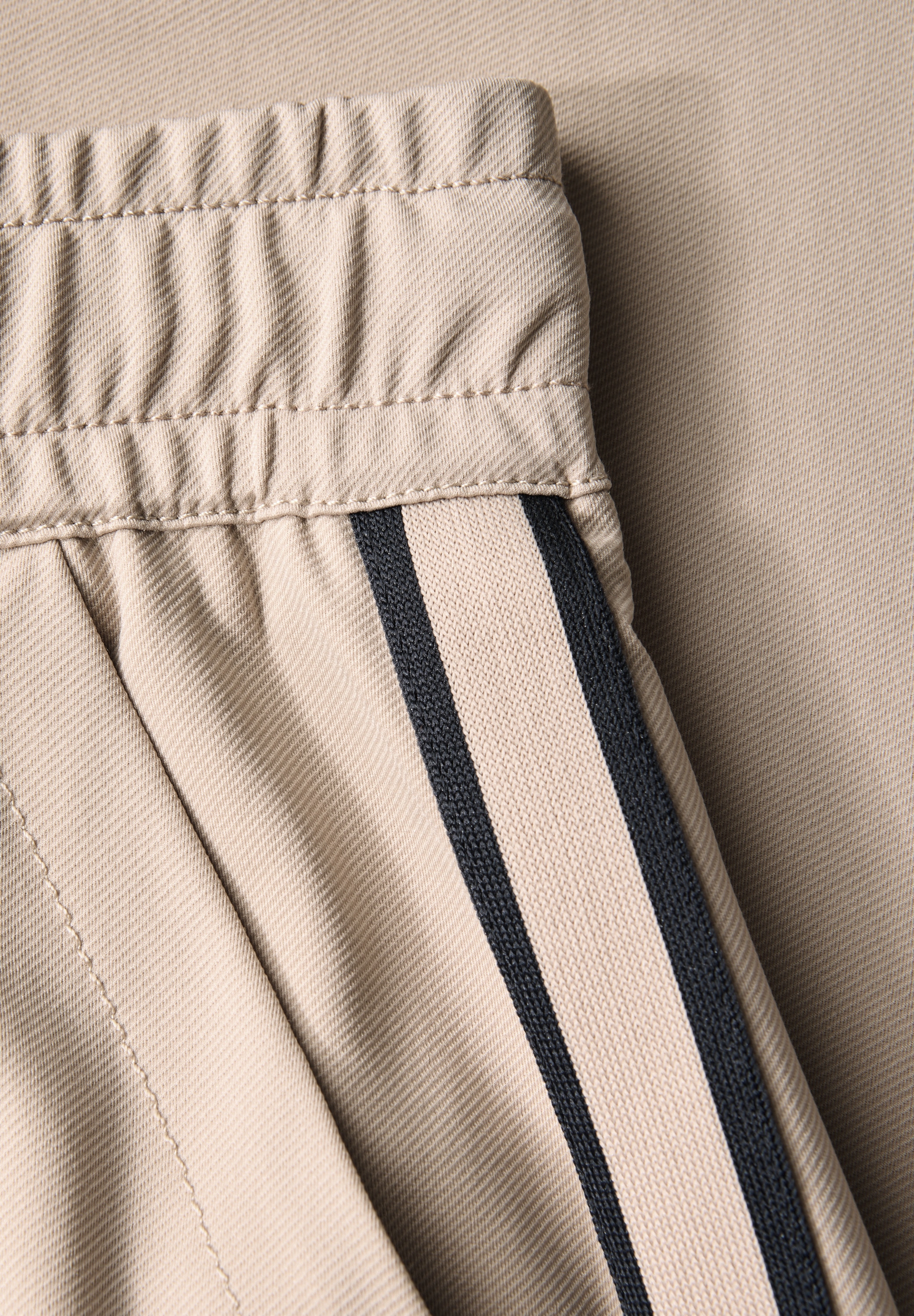 STREET ONE Stoffhose, mit Gallonstreifen
