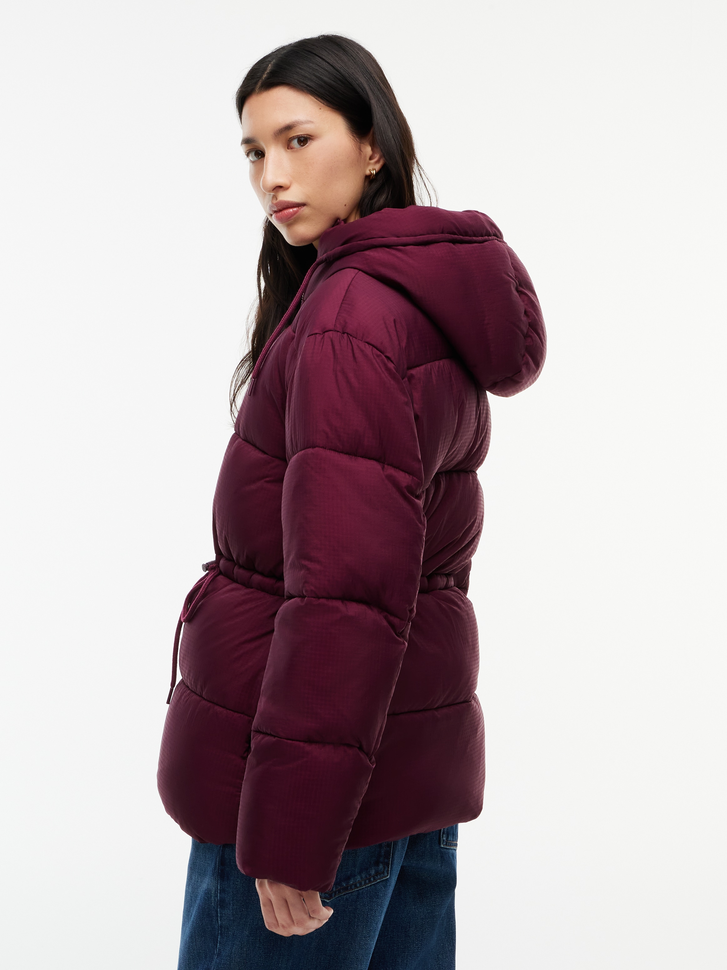 Tommy Jeans Steppjacke »TJW HOODED MIDI PUFFER JACKET« mit Kapuze Kunstfaser