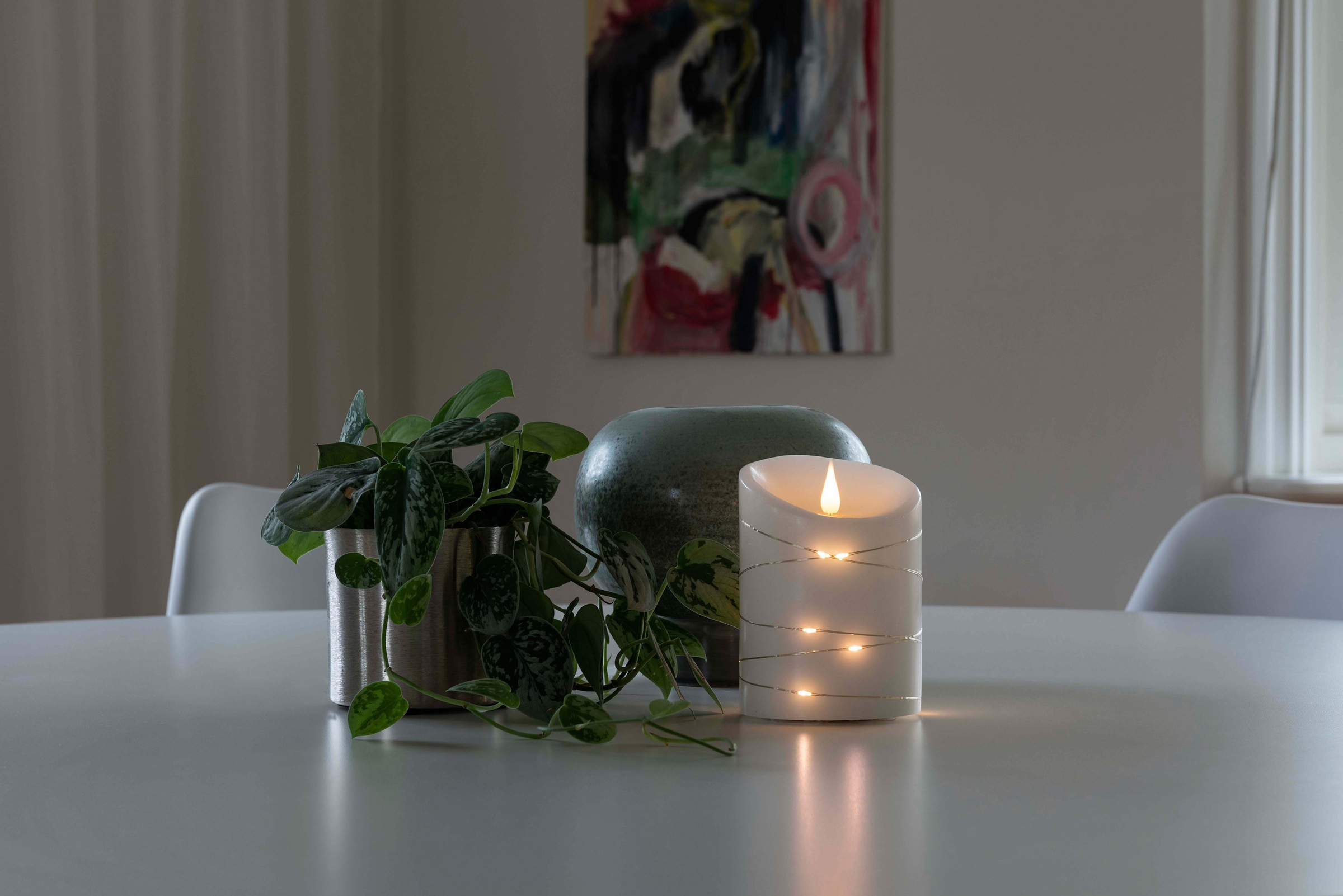 KONSTSMIDE LED-Kerze, (1 tlg.), LED Echtwachskerze, weiß, mit 3D Flamme und silberfarbenem Draht umwickelt