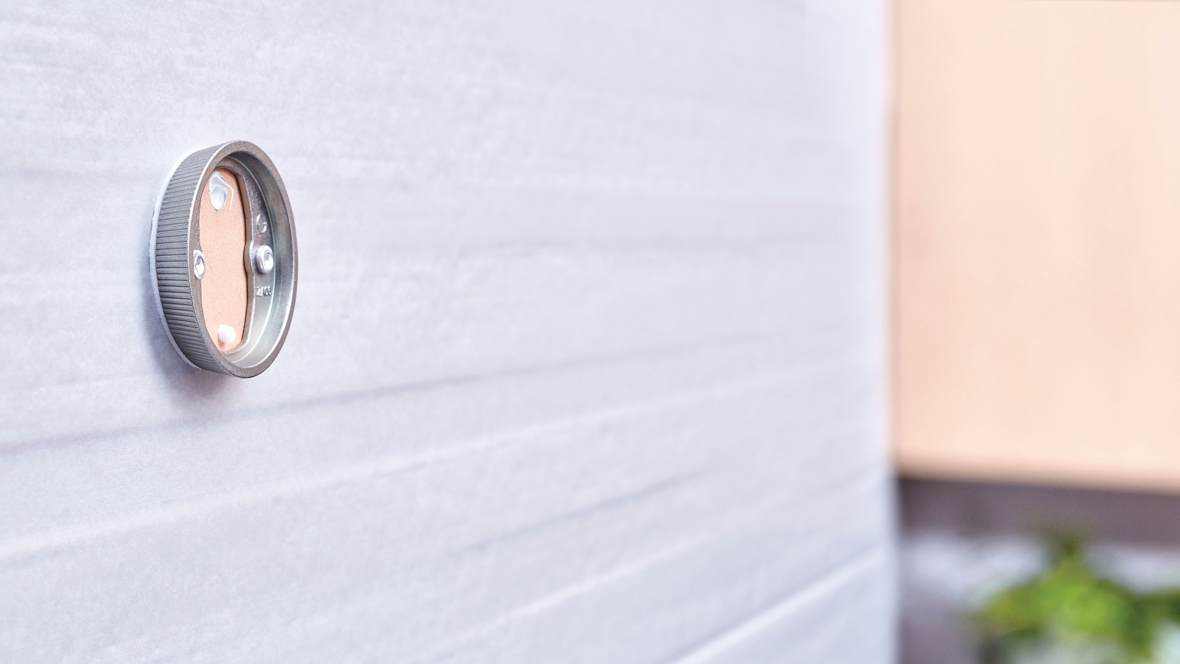 tesa Handtuchstange »EKKRO Badetuchstange ohne Bohren - 5 cm : 64,5 cm  : 6,0 cm« selbstklebende Handtuchhalterung - chrom - silber glänzend