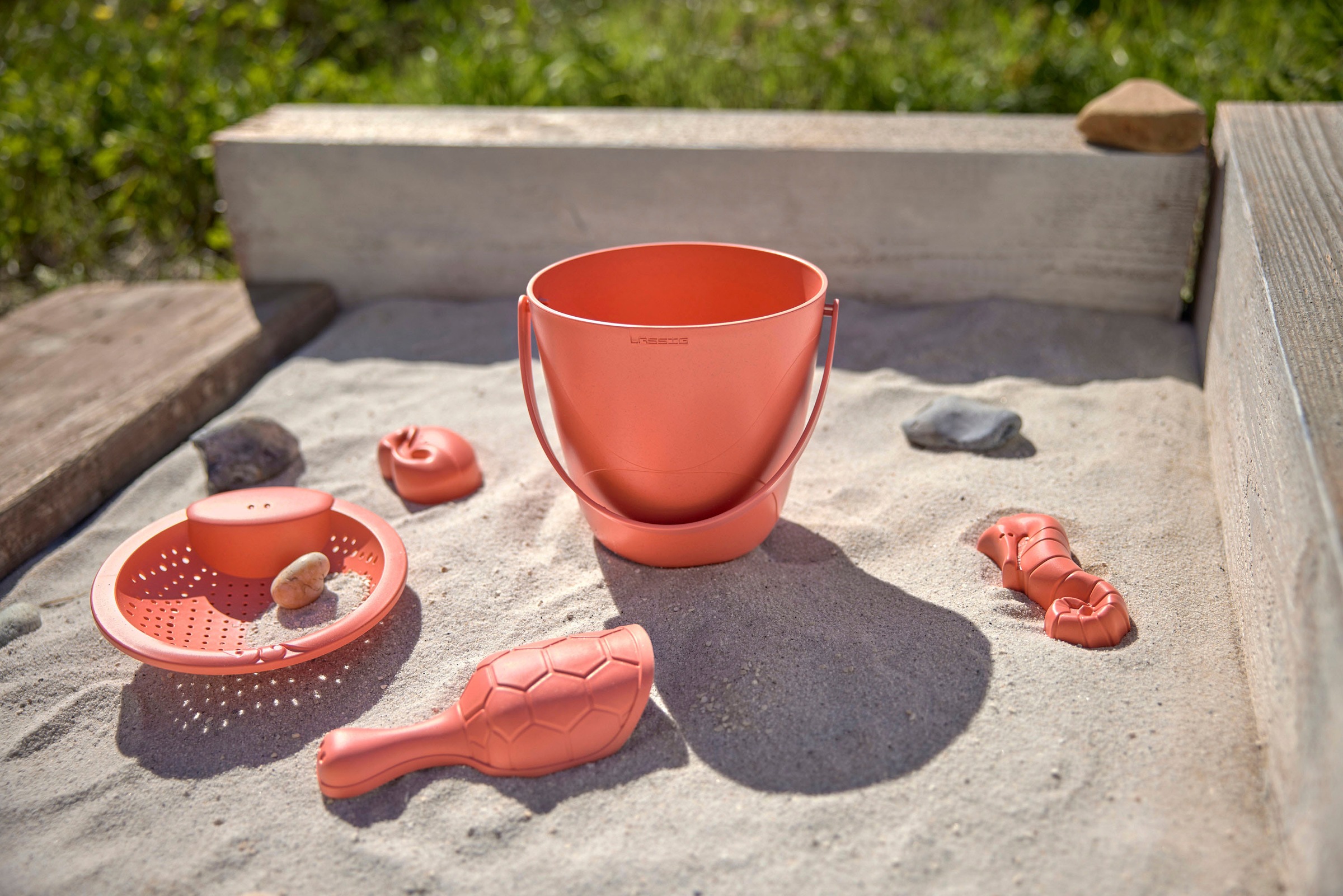 LÄSSIG Sandform-Set »Sandspielzeug 5er Set Water Friends, pink«, (Set, 5 tlg.), Material aus ressourcenschonendem Biokomposit